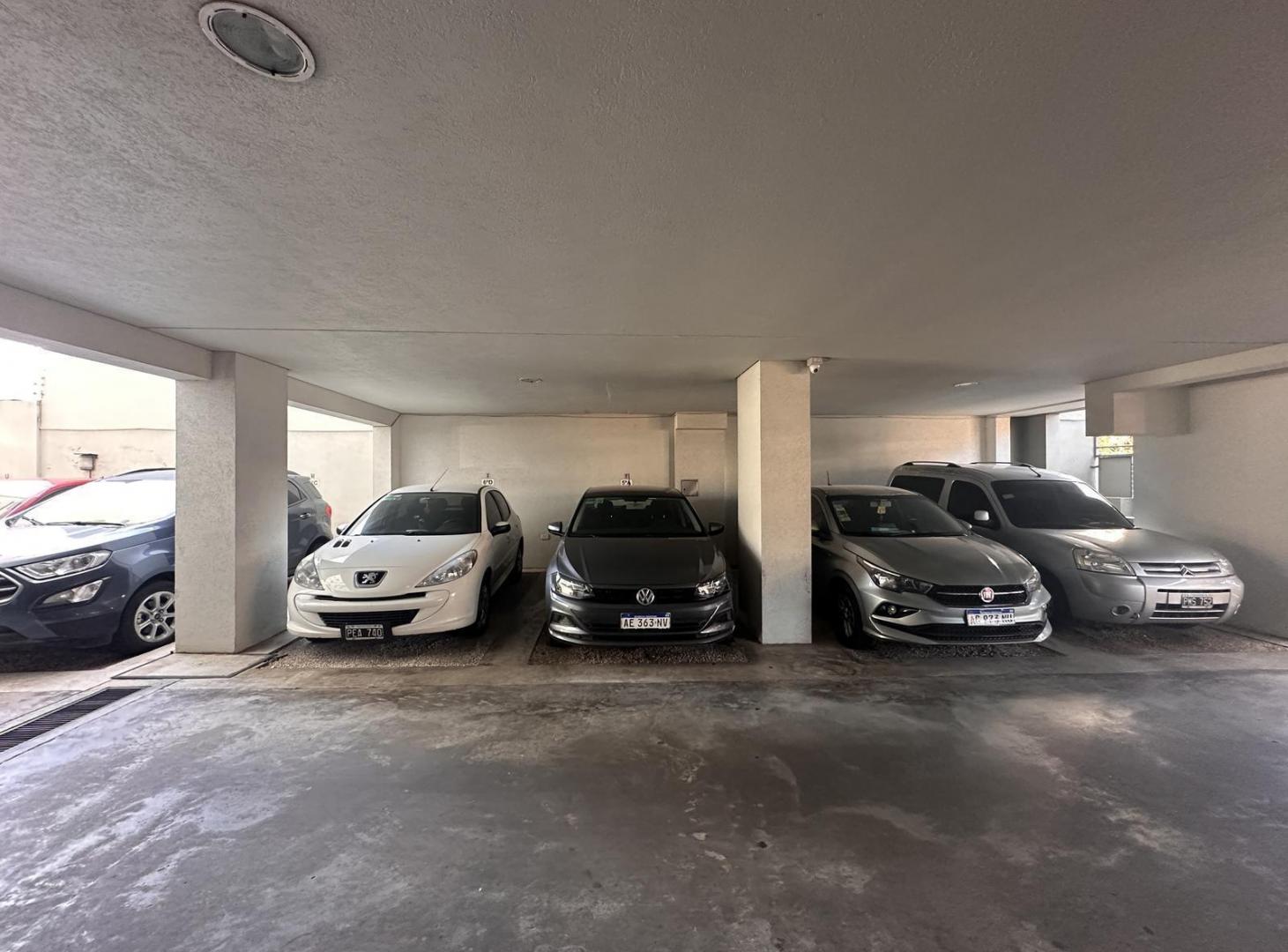 Foto de Departamento 3 ambientes al frente con cochera cubierta, Berazategui, imagen 3
