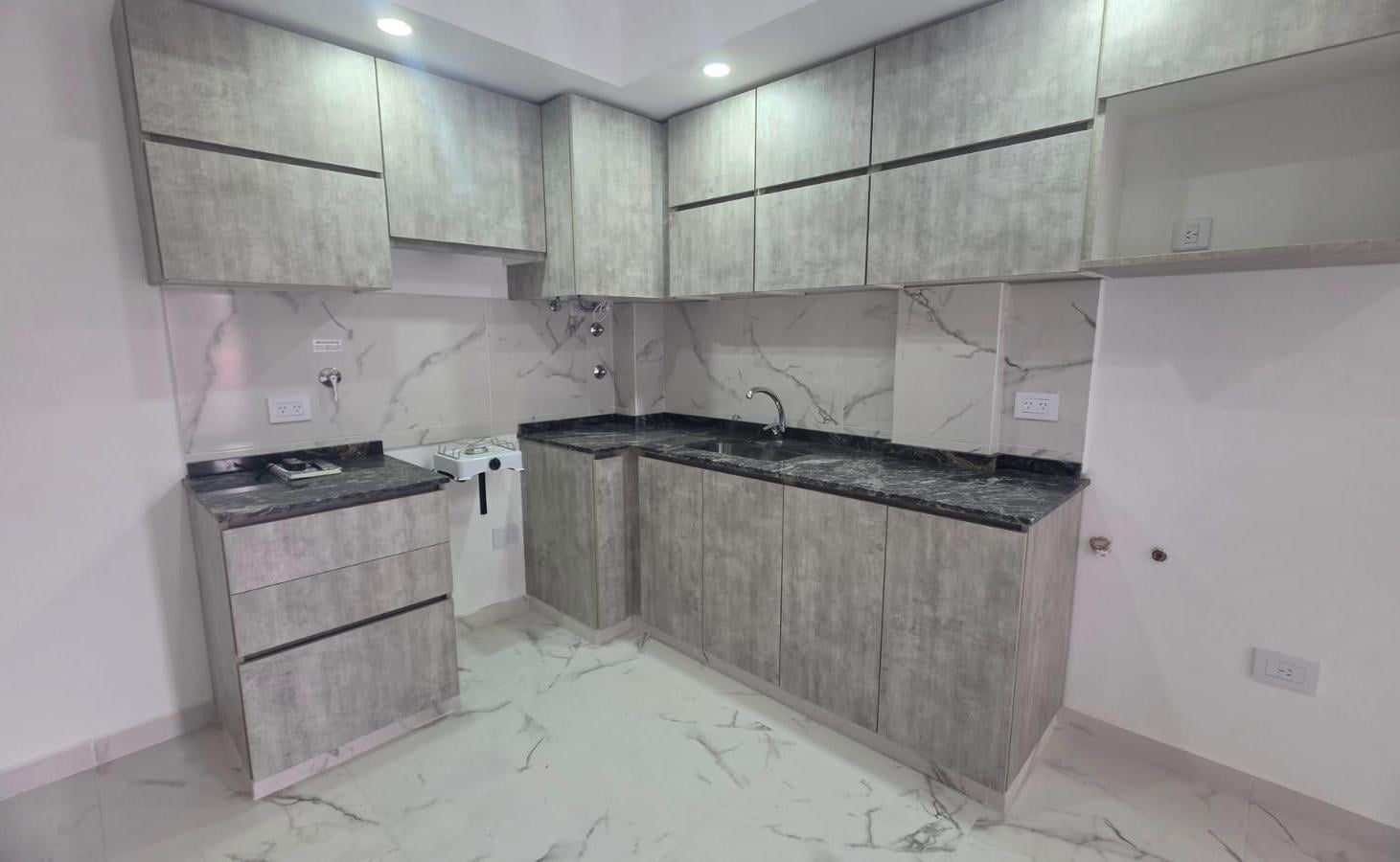 Foto de Departamento en Lanús Oeste venta, imagen 1