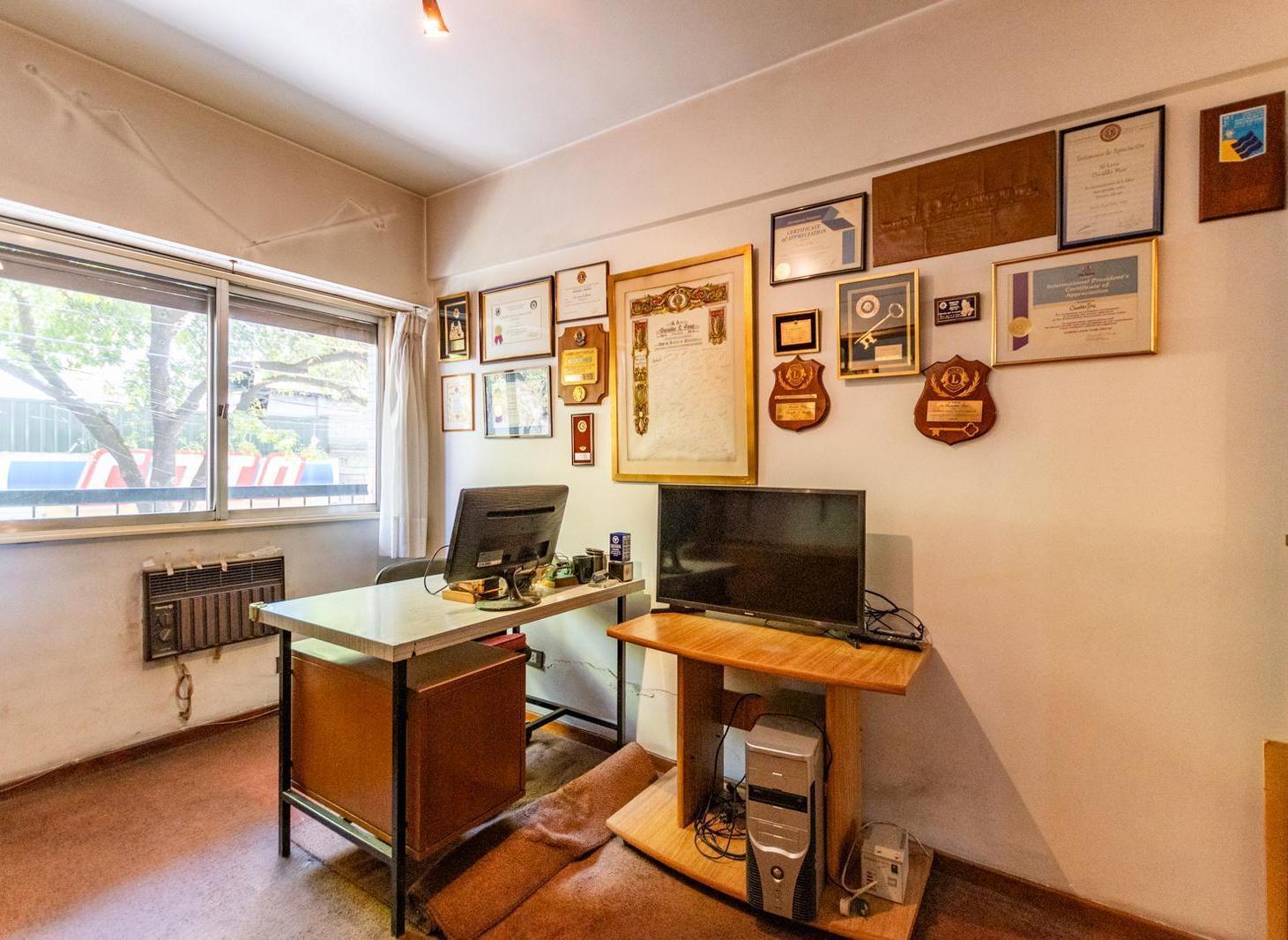 Foto de Departamento al frente , 4 ambientes en Almagro dep. serv. cochera fija, imagen 3
