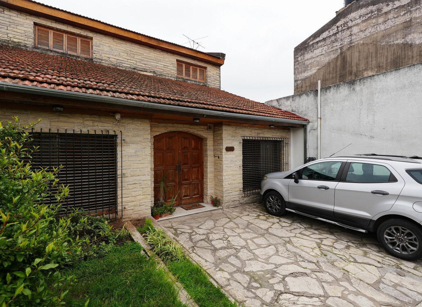Foto de CASA EN VENTA BECCAR, SAN ISIDRO 6 AMBIENTES CON PILETA, imagen 5