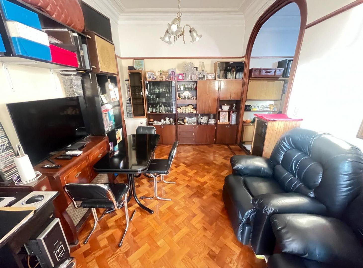 Foto de Departamento 3 Ambientes Venta - Semipiso al Frente en Balvanera, imagen 3
