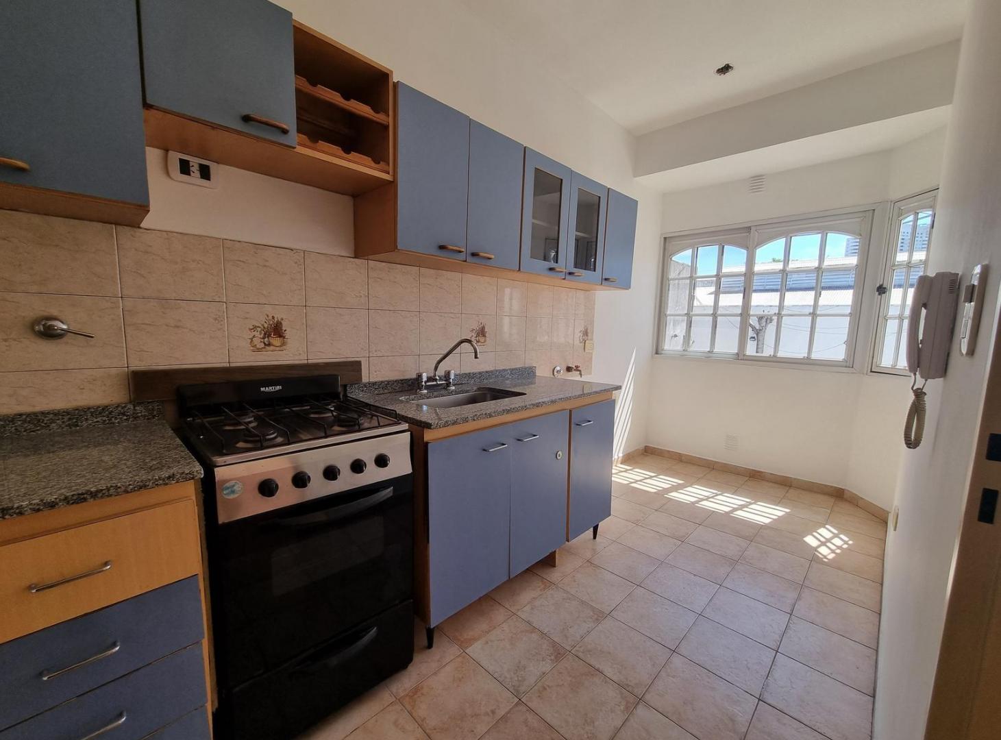 Foto de Departamento 3 ambientes con balcón y cochera venta, imagen 1