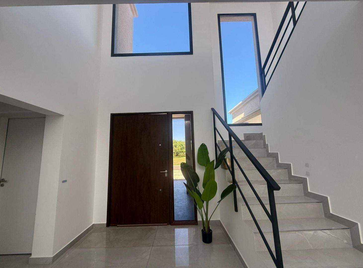 Foto de FLO. Venta Casa 5 amb. Barrio Privado San Sebastian Area 1 - Cercana a, imagen 1