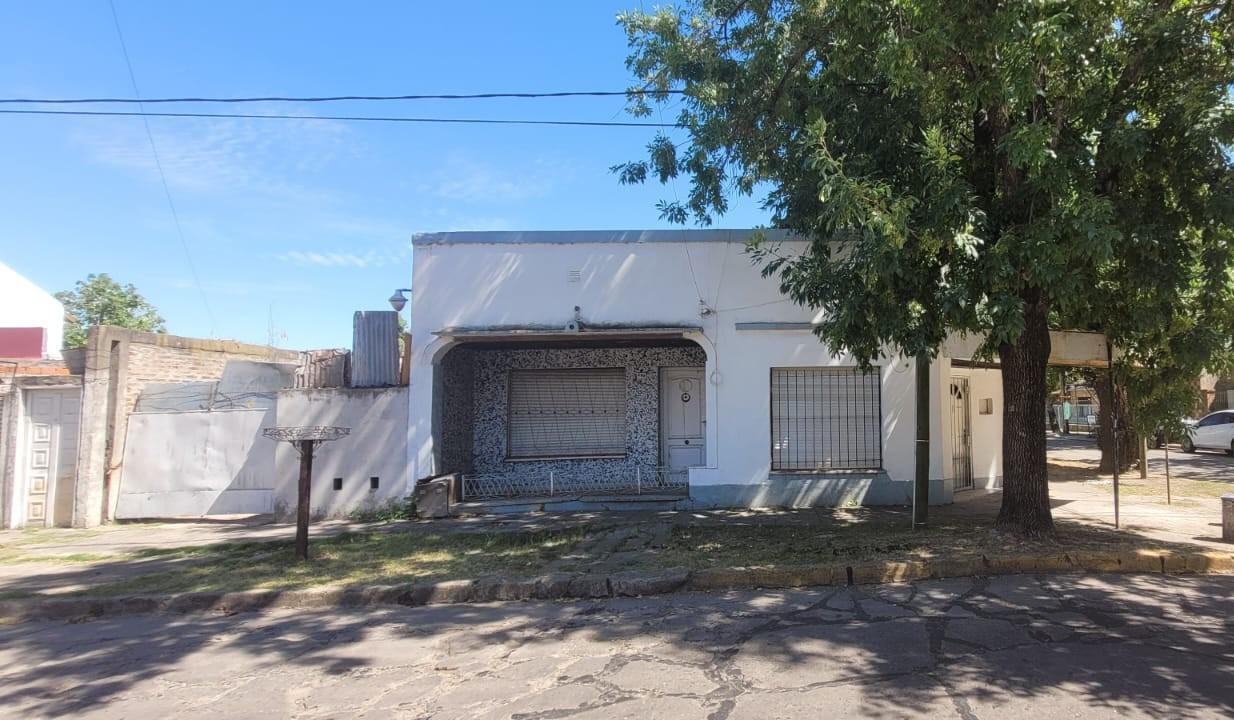 Foto de Casa con local en Monte Grande, muy buena ubicación, imagen 1