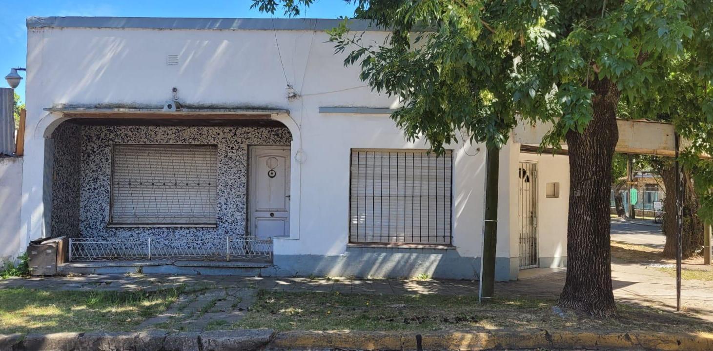 Foto de Casa con local en Monte Grande, muy buena ubicación, imagen 3