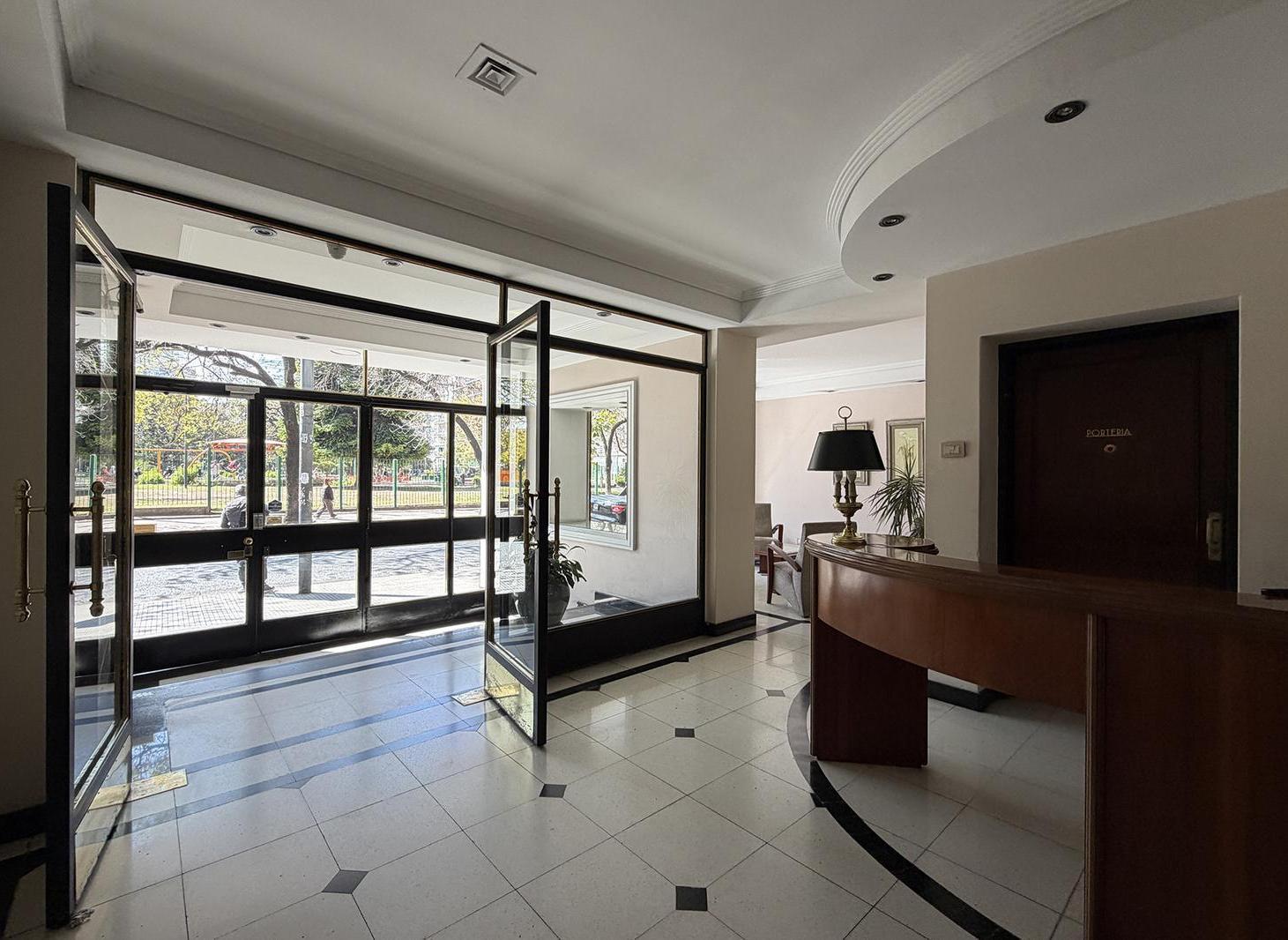 Foto de Departamento Venta 4 ambientes Con Dependencia Caballito Frente al, imagen 2