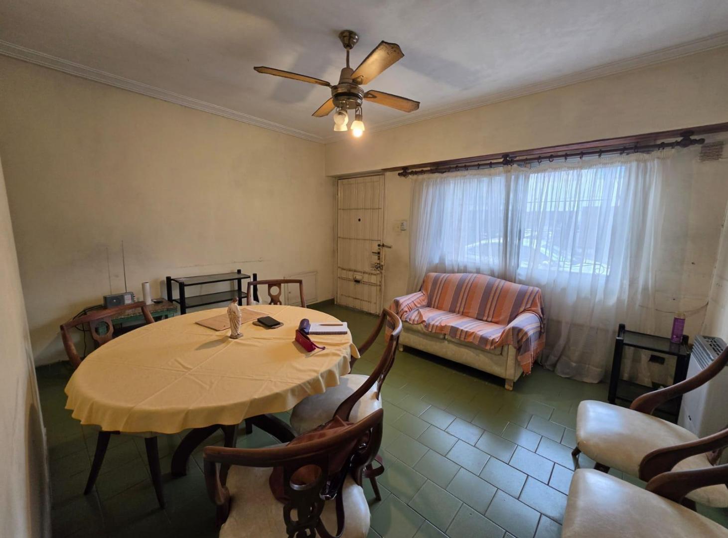 Foto de Casa lote propio 8.66 x 24mts en venta Villa Pueyrredon, imagen 2