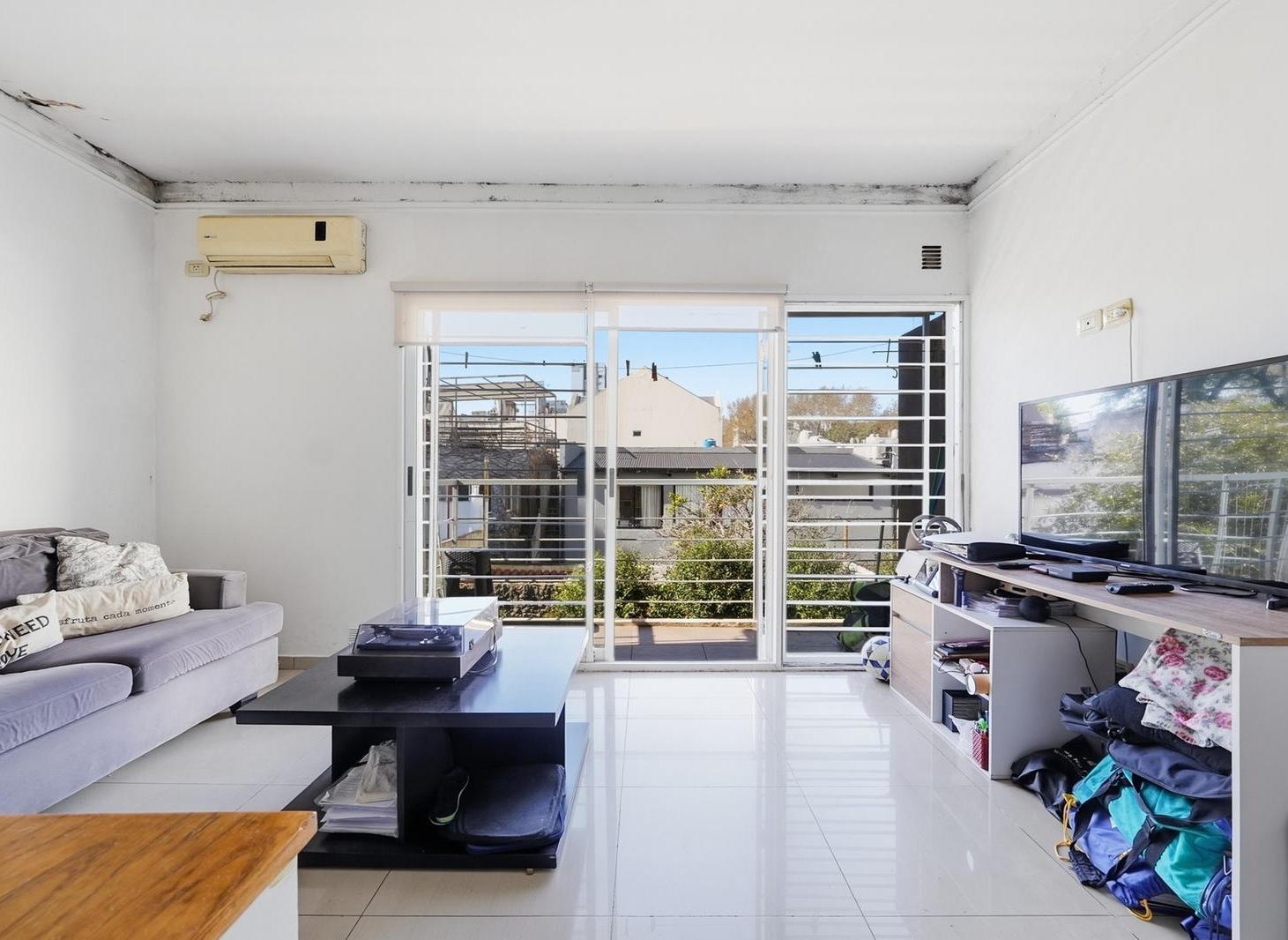 Foto de 2 ambientes en venta con cochera y pileta en Villa Urquiza, imagen 1