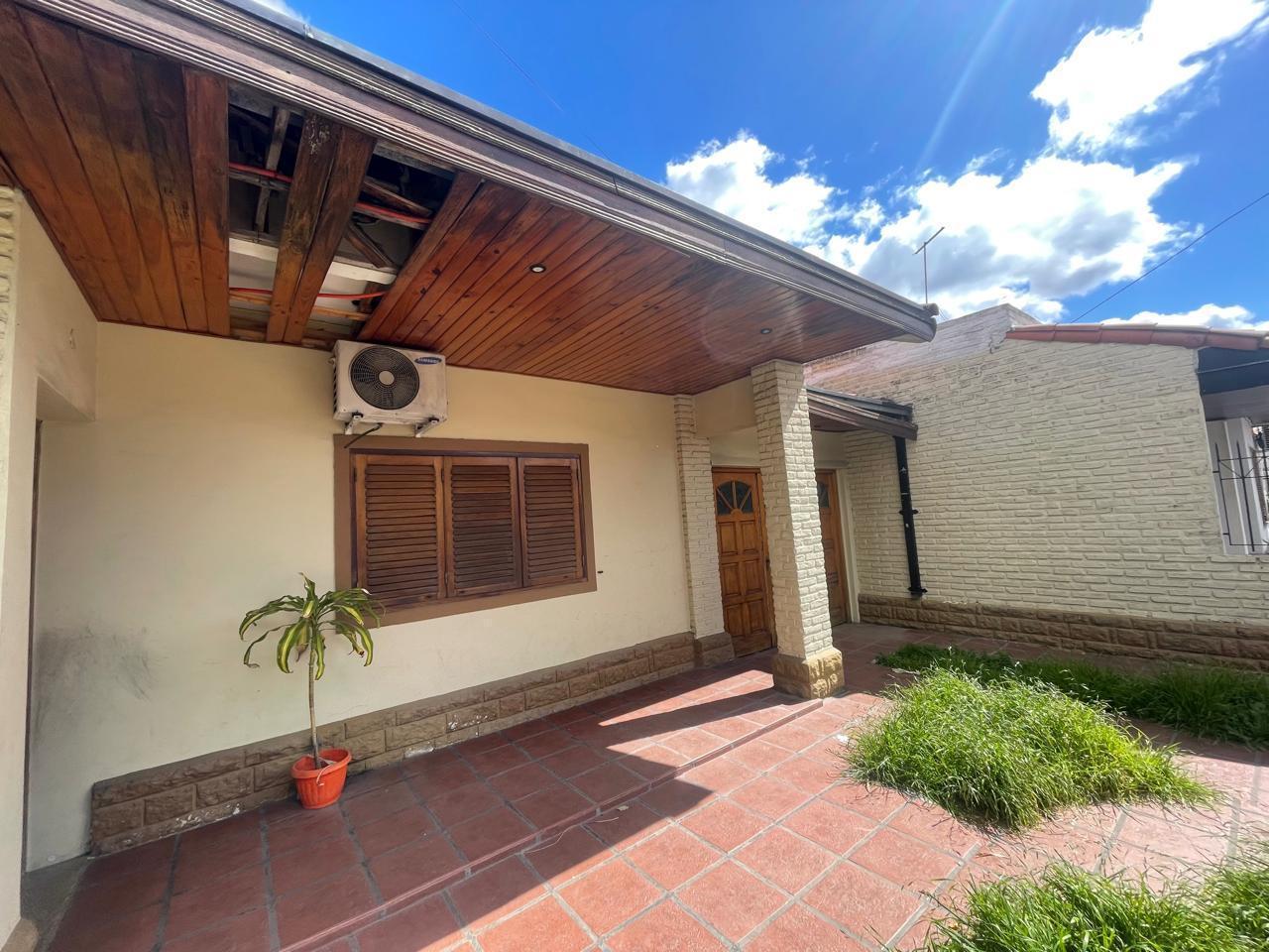 Foto de VENTA CHALET 4 AMBIENTES WILDE GRAN OPORTUNIDAD APTA CRÉDITO, imagen 2
