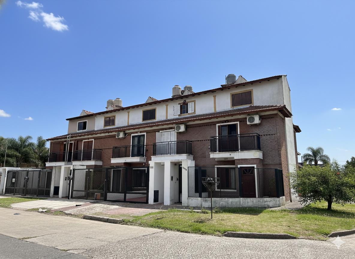 Foto de Casa 4 ambientes con cochera y patio, Quilmes en venta, imagen 1