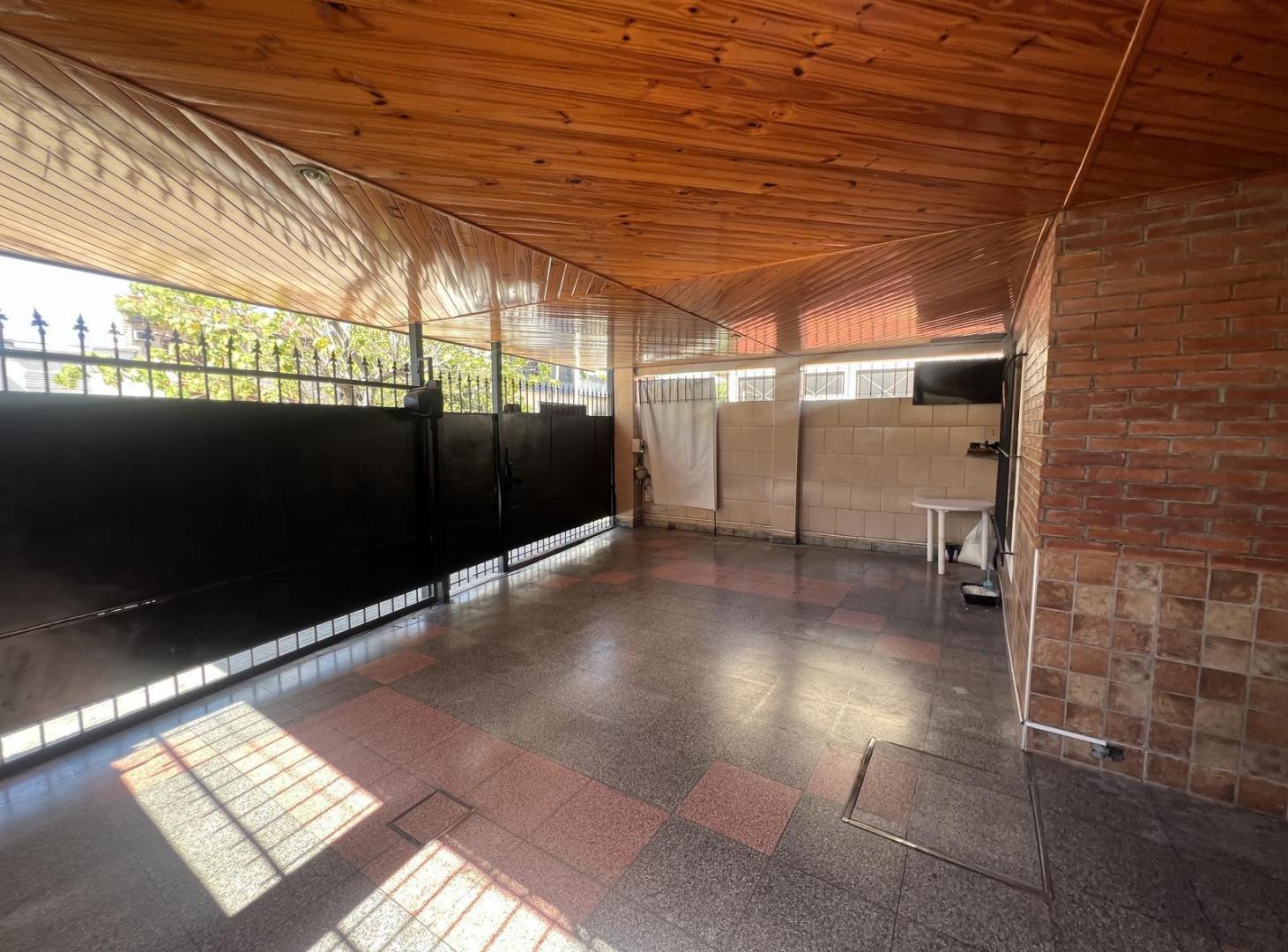 Foto de Casa 5 ambientes lanus oeste venta, imagen 2