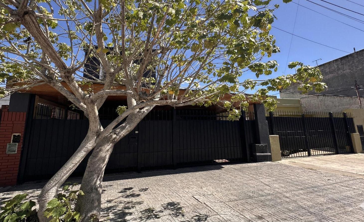 Foto de Casa 5 ambientes lanus oeste venta, imagen 1