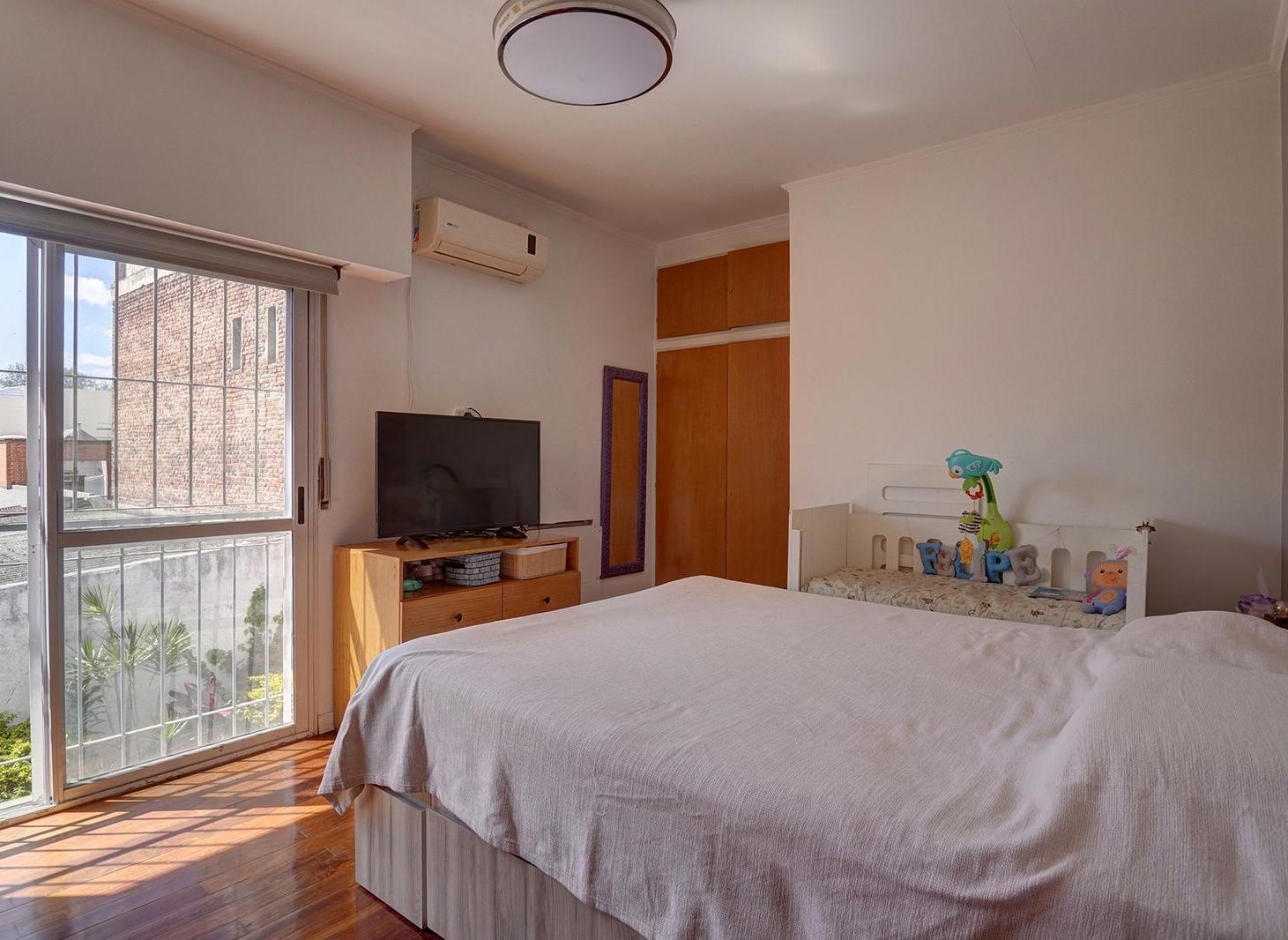 Foto de PH en venta en Villa Devoto | Sin expensas | Jardín | Muy luminoso, imagen 3