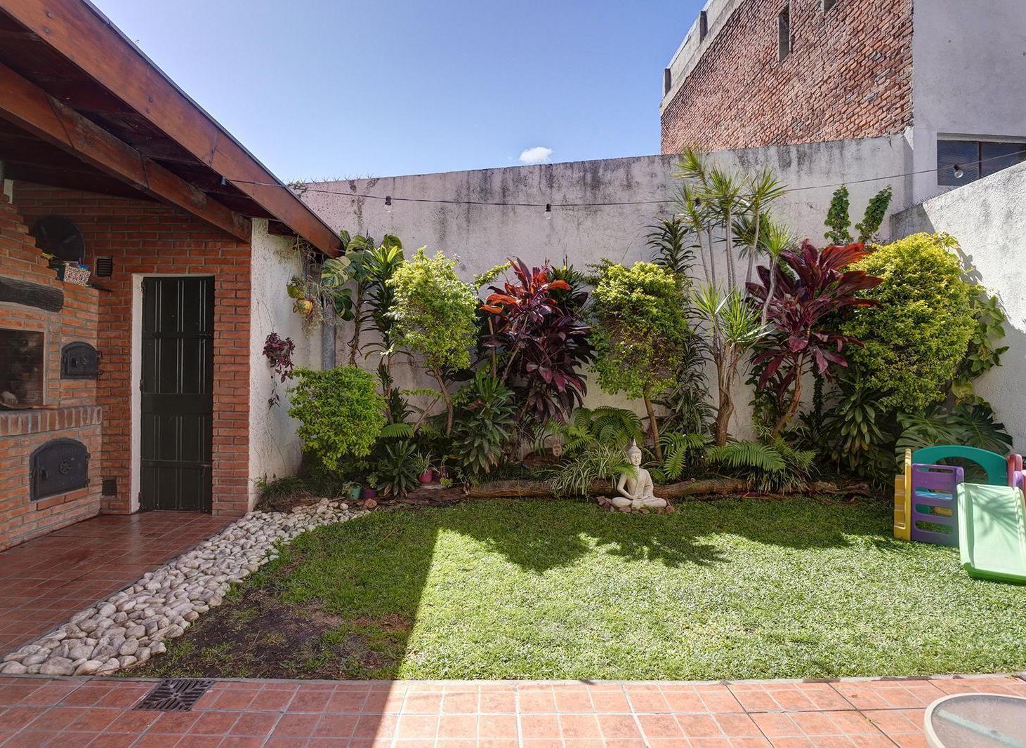 Foto de PH en venta en Villa Devoto | Sin expensas | Jardín | Muy luminoso, imagen 4