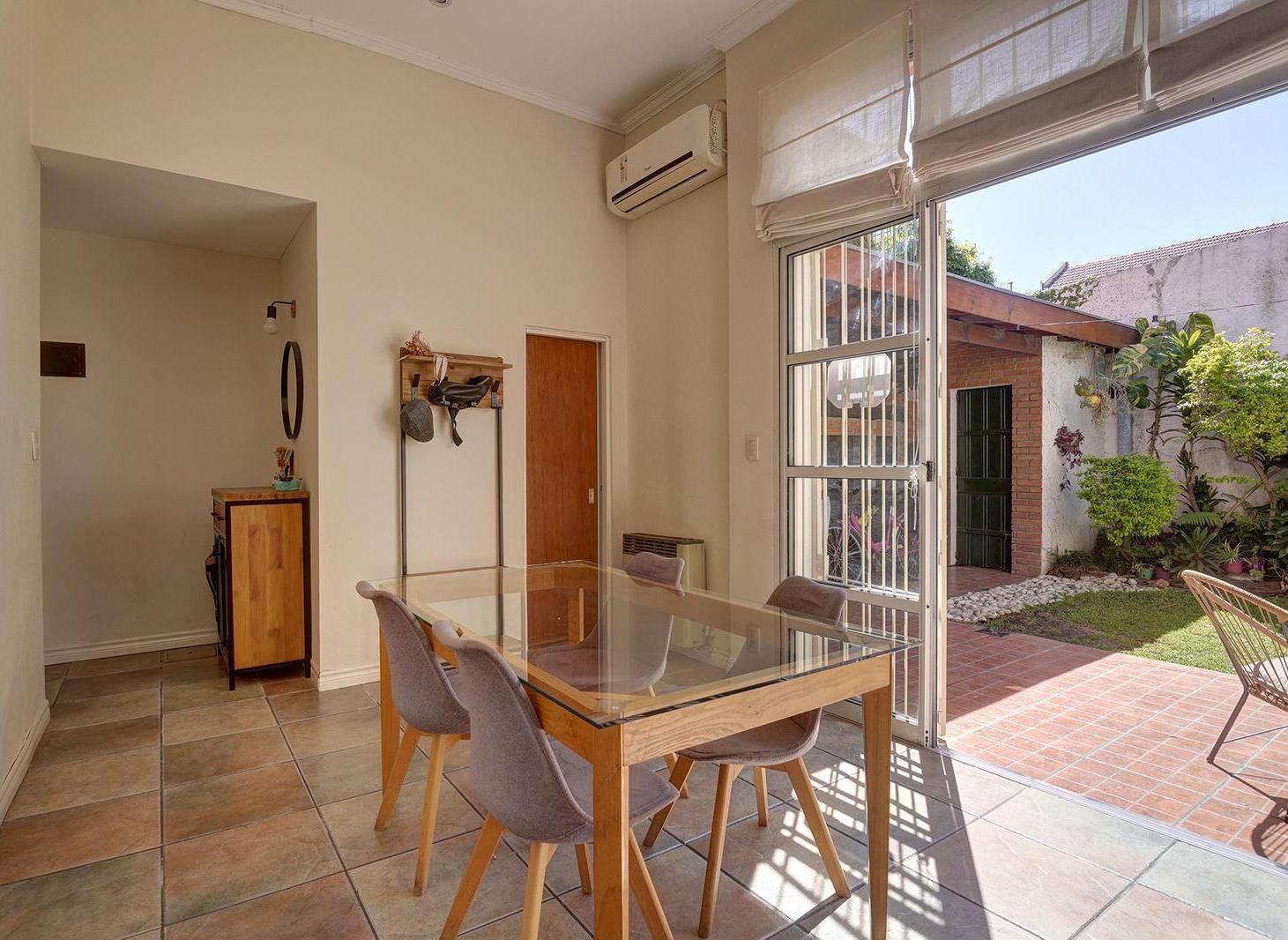 Foto de PH en venta en Villa Devoto | Sin expensas | Jardín | Muy luminoso, imagen 2