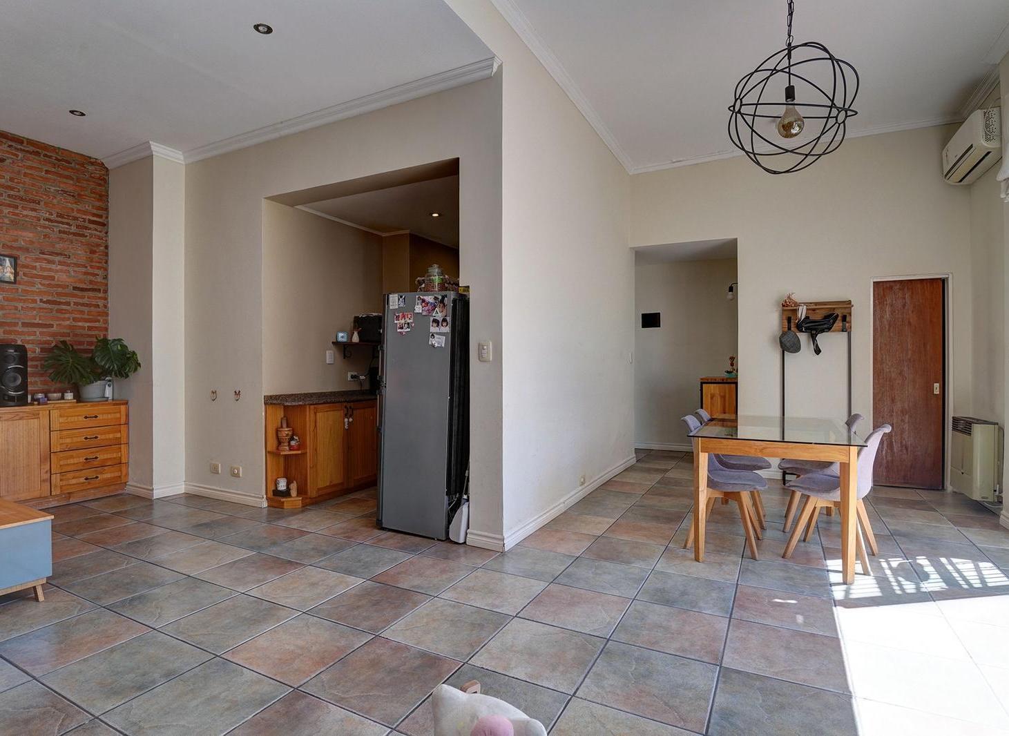 Foto de PH en venta en Villa Devoto | Sin expensas | Jardín | Muy luminoso, imagen 5