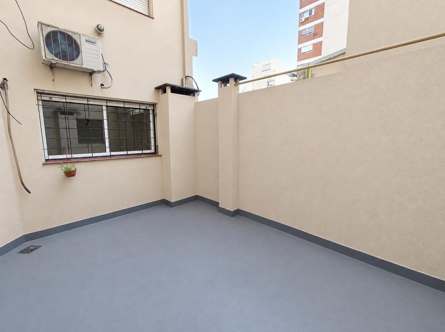 Foto de Departamento 2 Ambientes APTO CREDITO Con Patio y Balcón. VENTA-Lomas, imagen 5