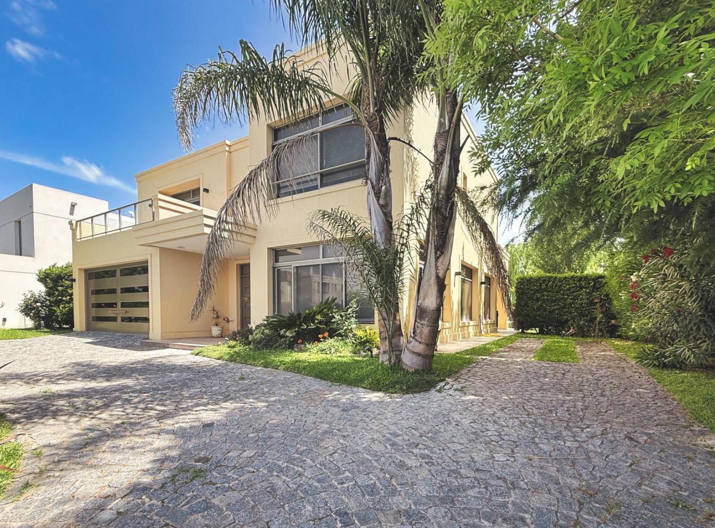 Foto de VENTA CASA SANTA RITA 5 AMBIENTES A LAGUNA, imagen 1
