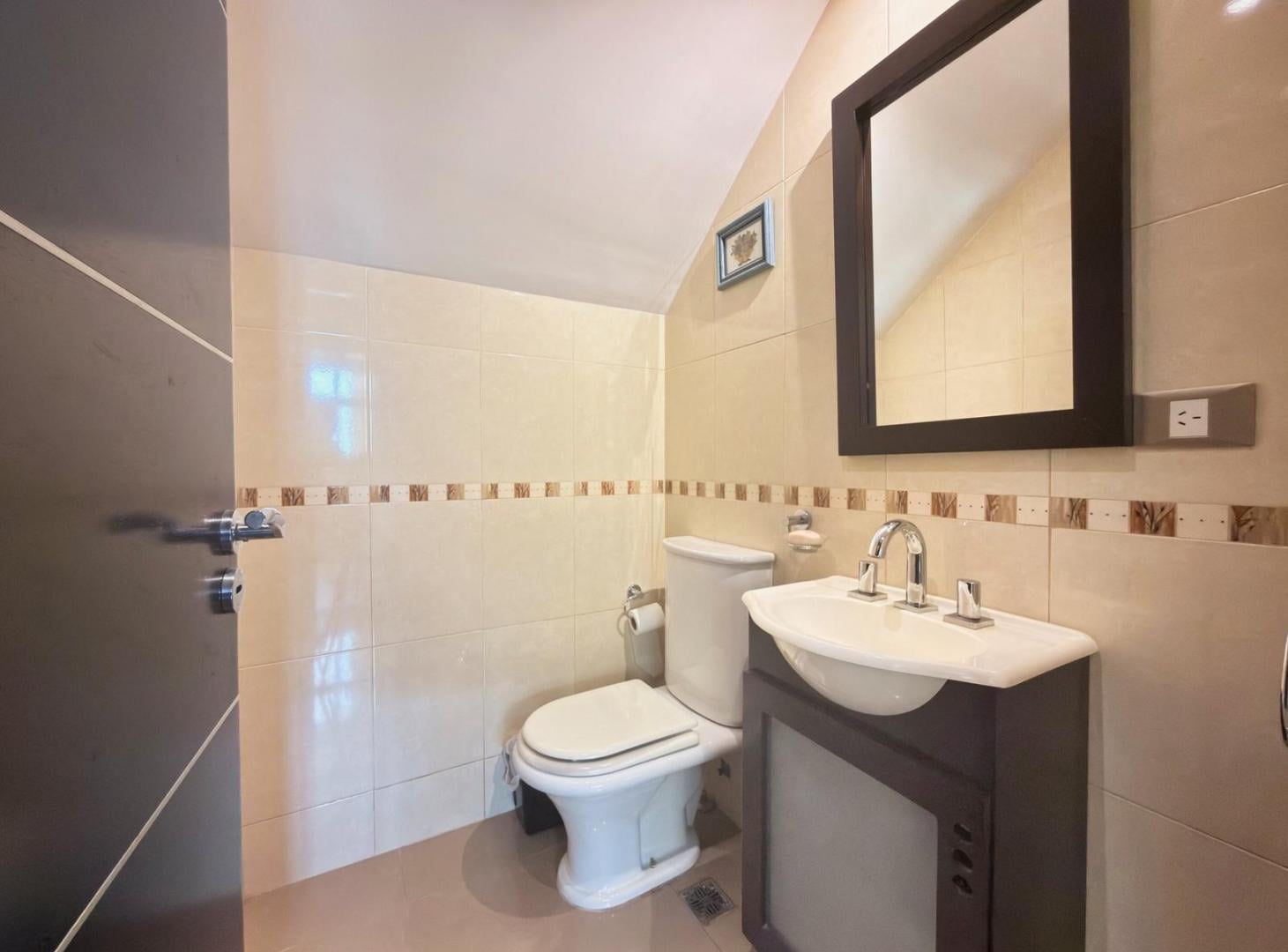 Foto de VENTA CASA SANTA RITA 5 AMBIENTES A LAGUNA, imagen 5