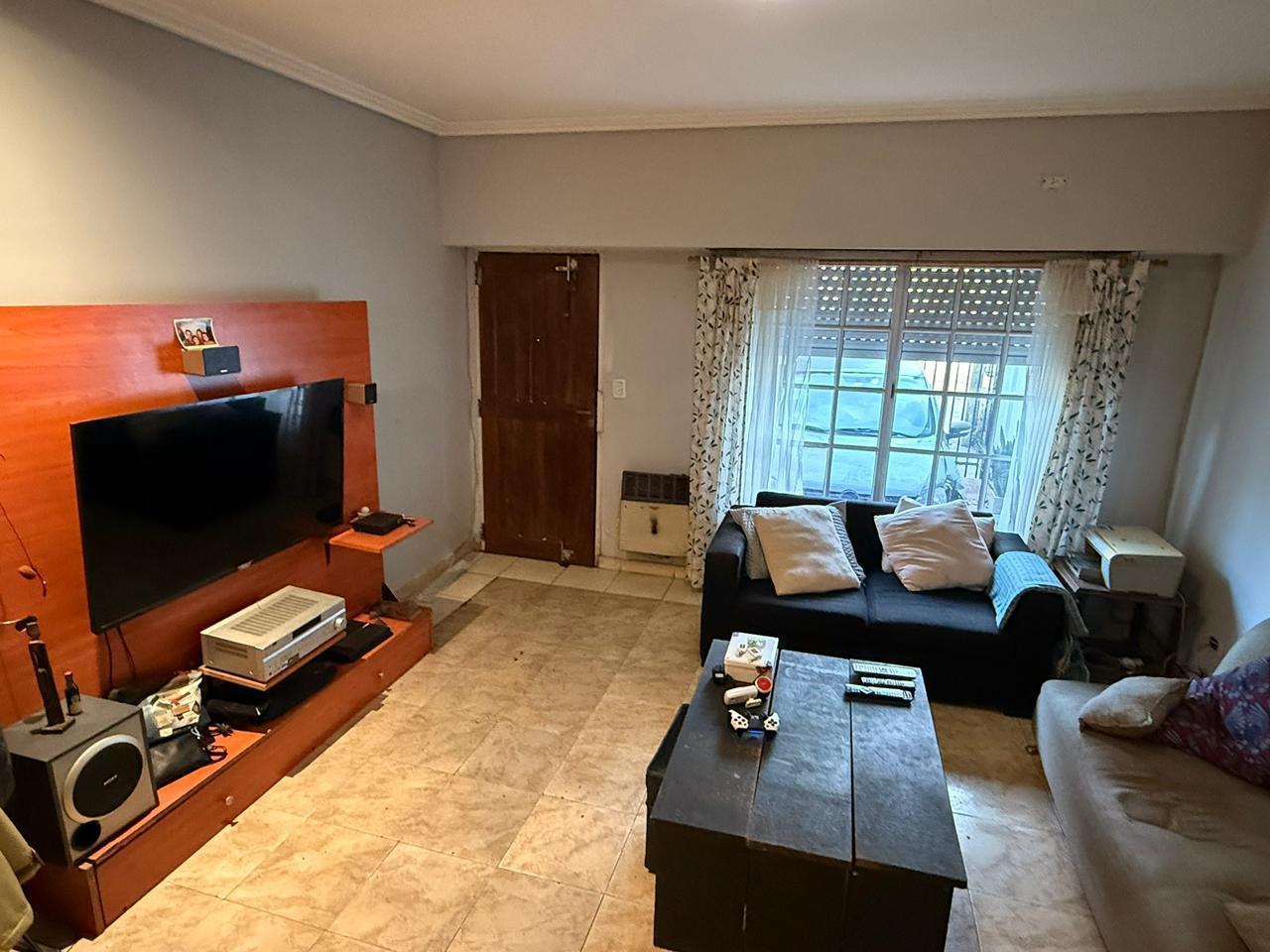 Foto de VENTA PH DUPLEX 3 AMBIENTES CON PATIO Y COCHERA EN CIUDADELA, imagen 4