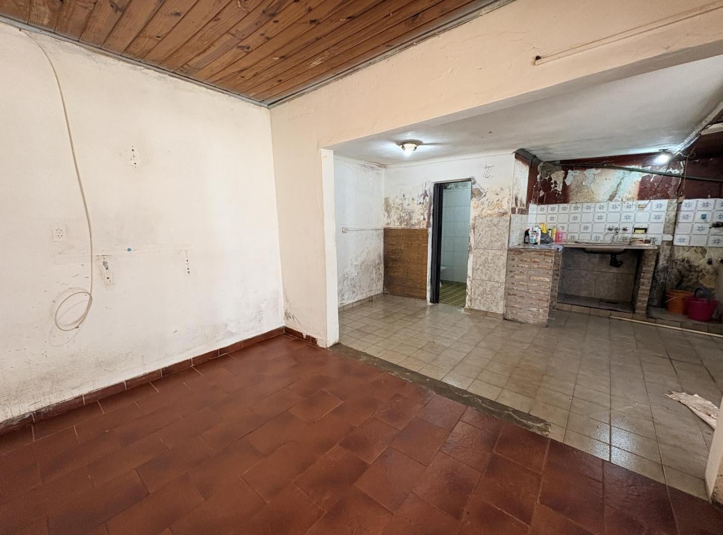 Foto de Venta Casa a reciclar 3 ambientes en Quilmes Oeste sobre lote de 300 M2, imagen 3