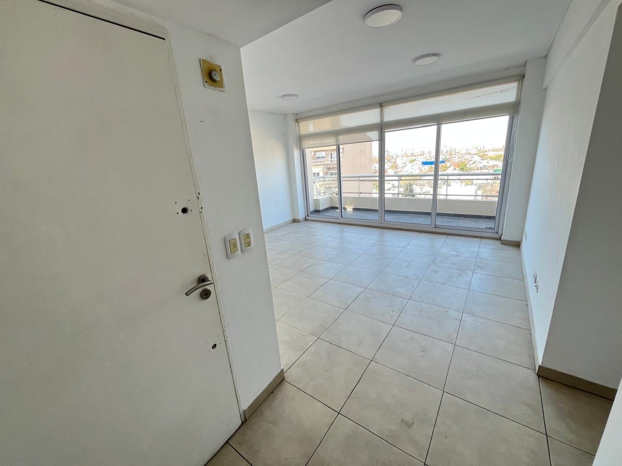 Foto de Venta Departamento 3 ambientes en Villa del Parque con balcón y cochera, imagen 2