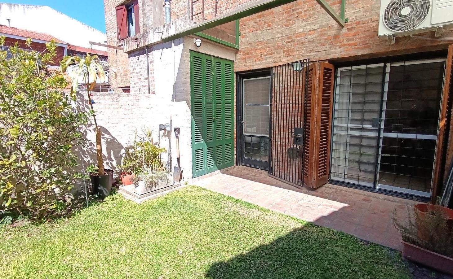Foto de Duplex 4 Ambientes APTO CREDITO Con Cochera y Patio Venta-Quilmes, imagen 5