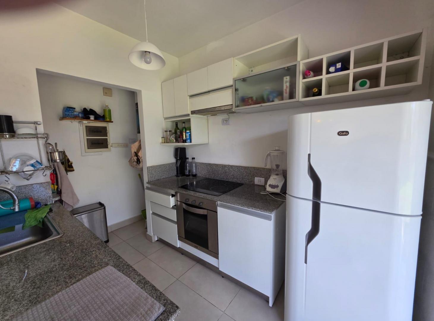 Foto de Departamento 3 Ambientes en Planta Baja con Jardín y Vista Al Lago, imagen 2