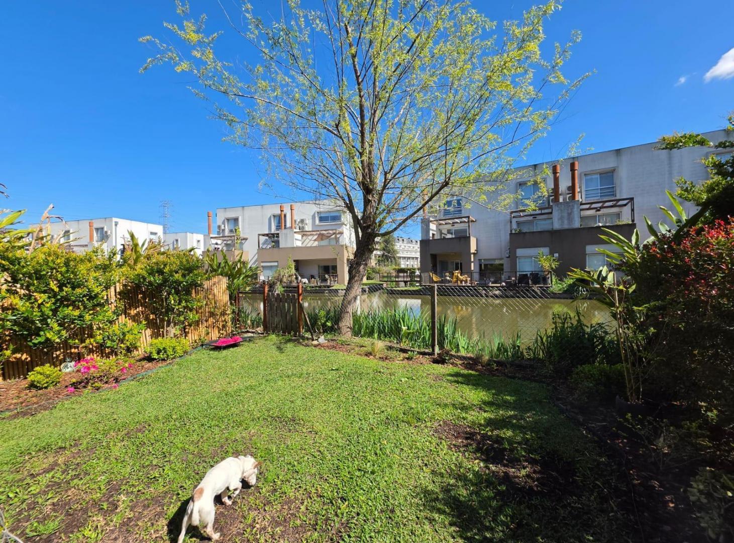 Foto de Departamento 3 Ambientes en Planta Baja con Jardín y Vista Al Lago, imagen 1