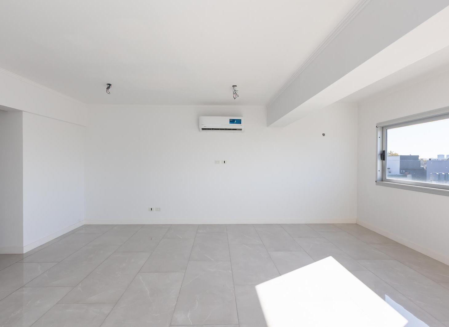 Foto de Venta Departamento dúplex 4 ambientes Terraza parrilla suite pileta, imagen 4