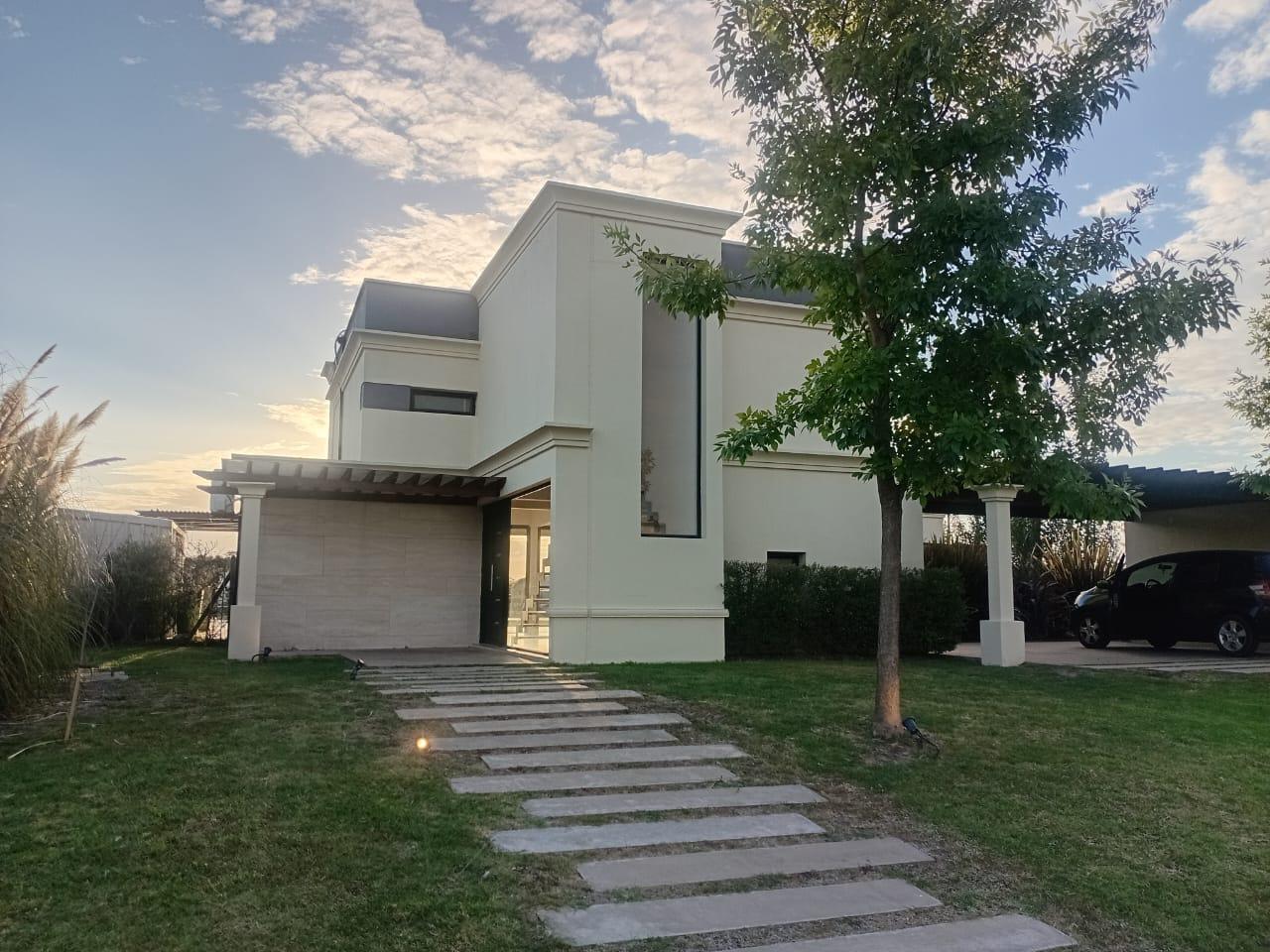 Foto de Casa en venta con renta 6 ambientes en San Sebastián área 9 Pilar, imagen 2