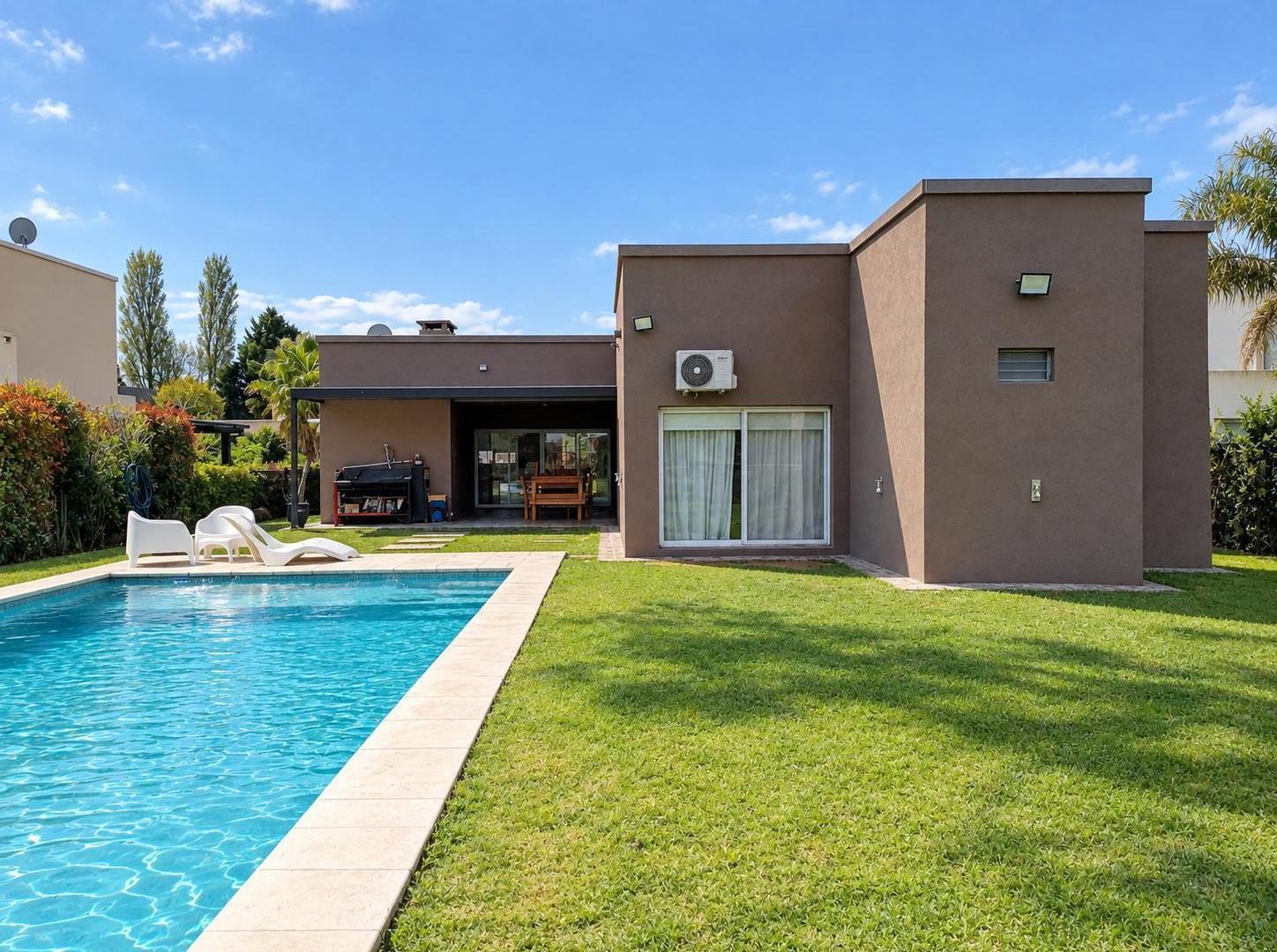 Foto de Casa en venta 4 ambientes Barrio el Atardecer Haras Santa Maria Loma, imagen 1