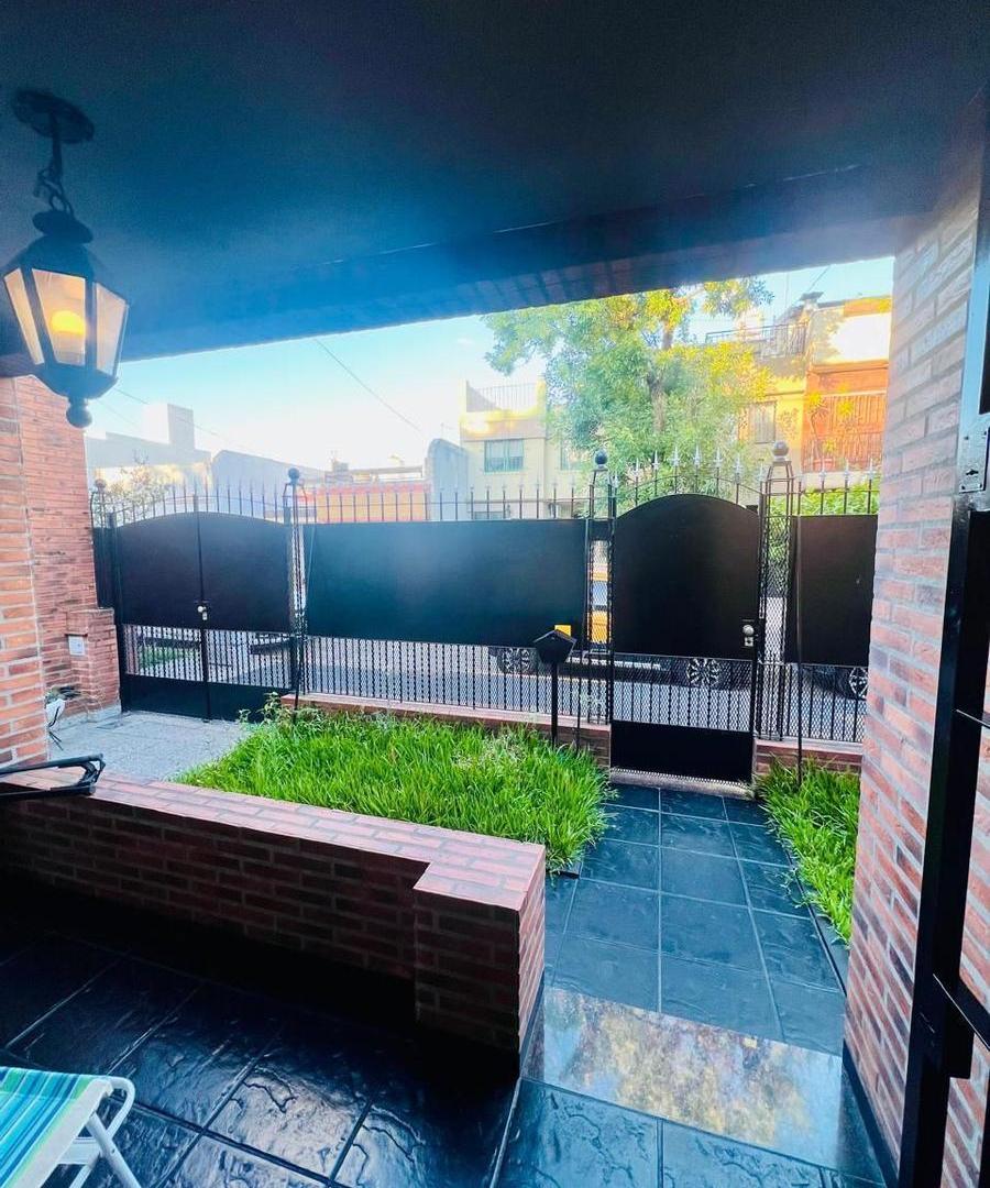 Foto de Casa en Venta 2 ambientes Barrio Naón Mataderos, imagen 1