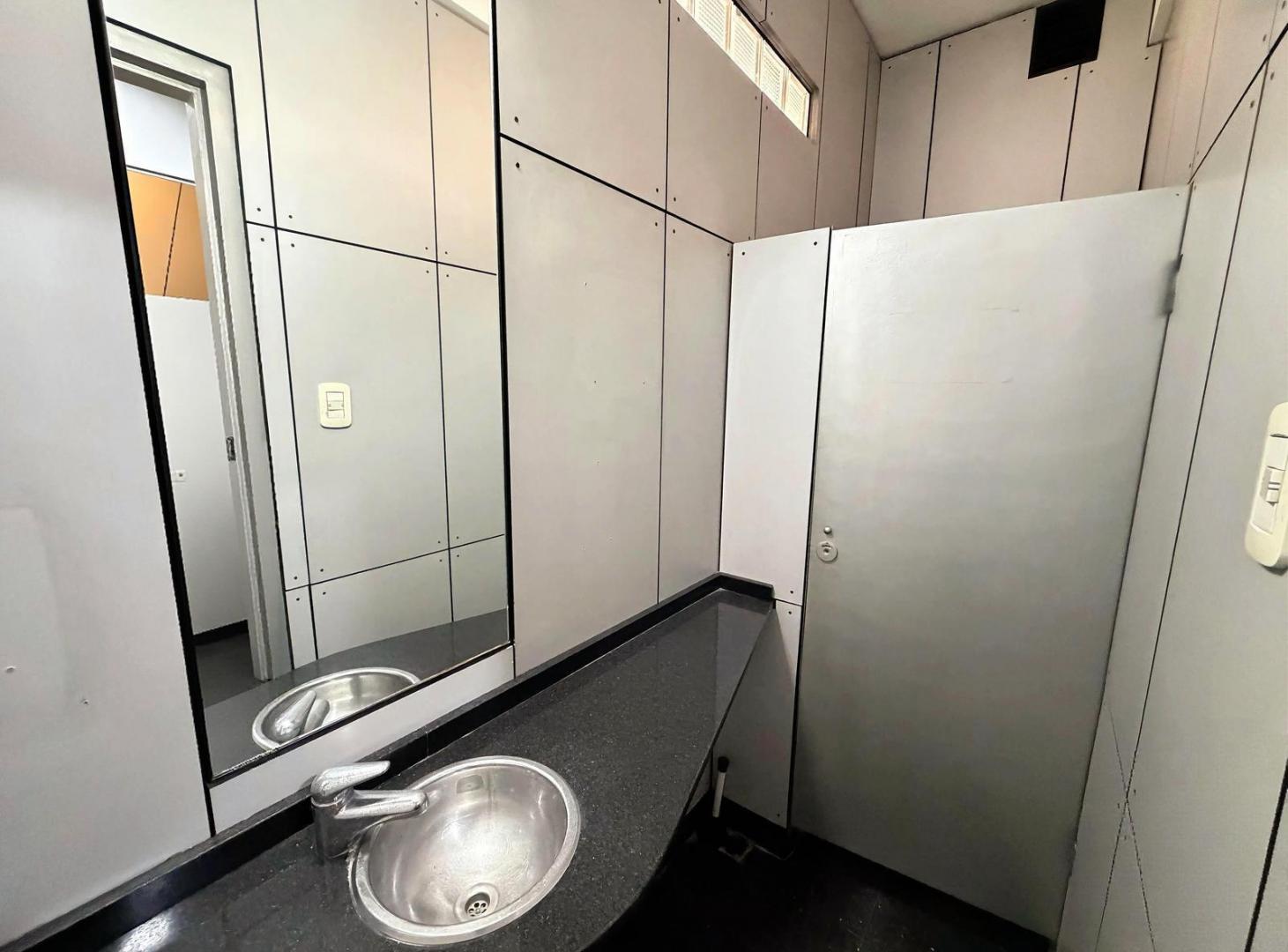 Foto de OFICINA EN VENTA EN BALVANERA, imagen 5