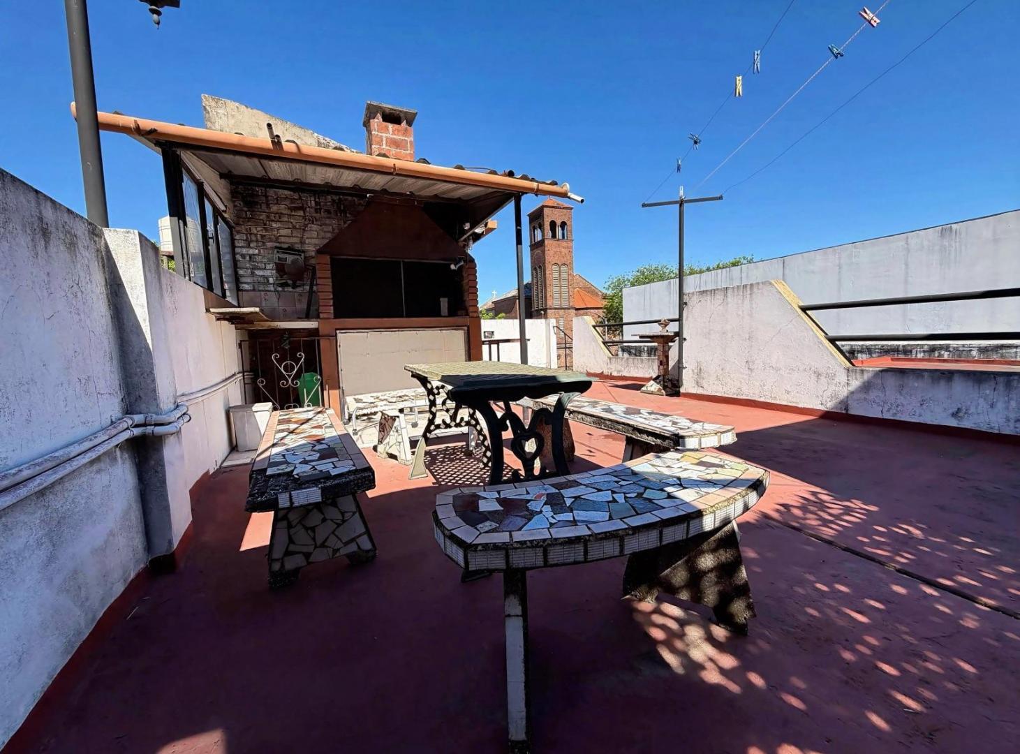 Foto de PH Multifamiliar 7 Amb. en Parque Avellaneda – 2 Viviendas, Terraza, imagen 2