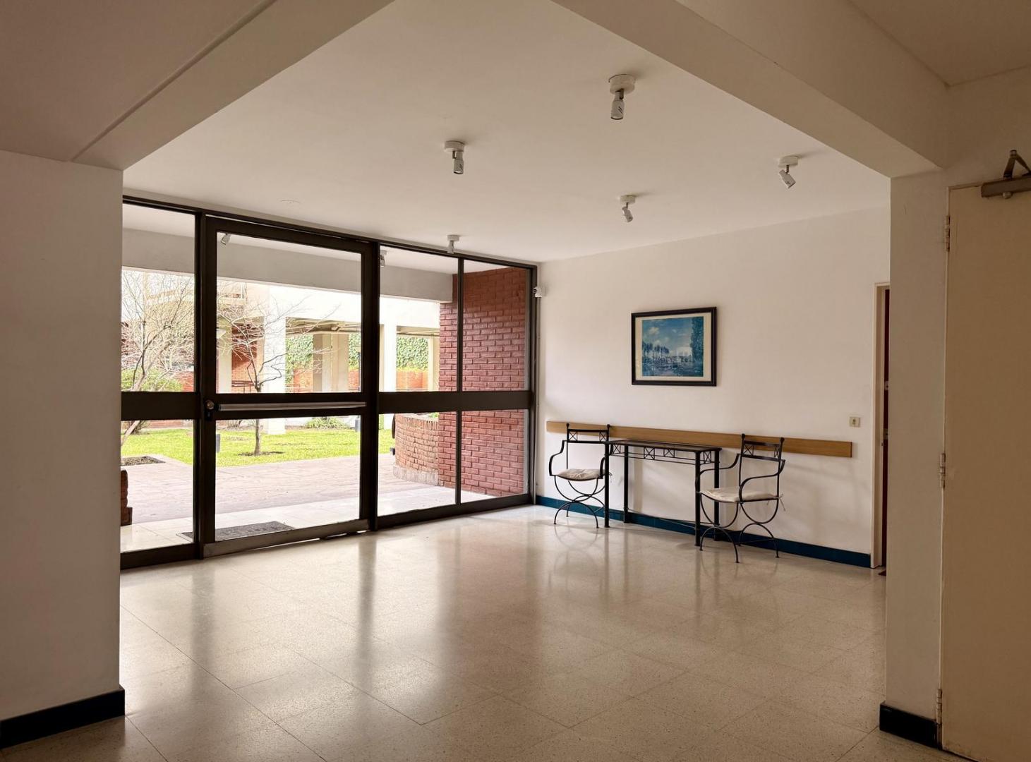 Foto de VENTA en PALERMO HOLLYWOOD 3 AMBIENTES con BALCÓN y PILETA, imagen 3
