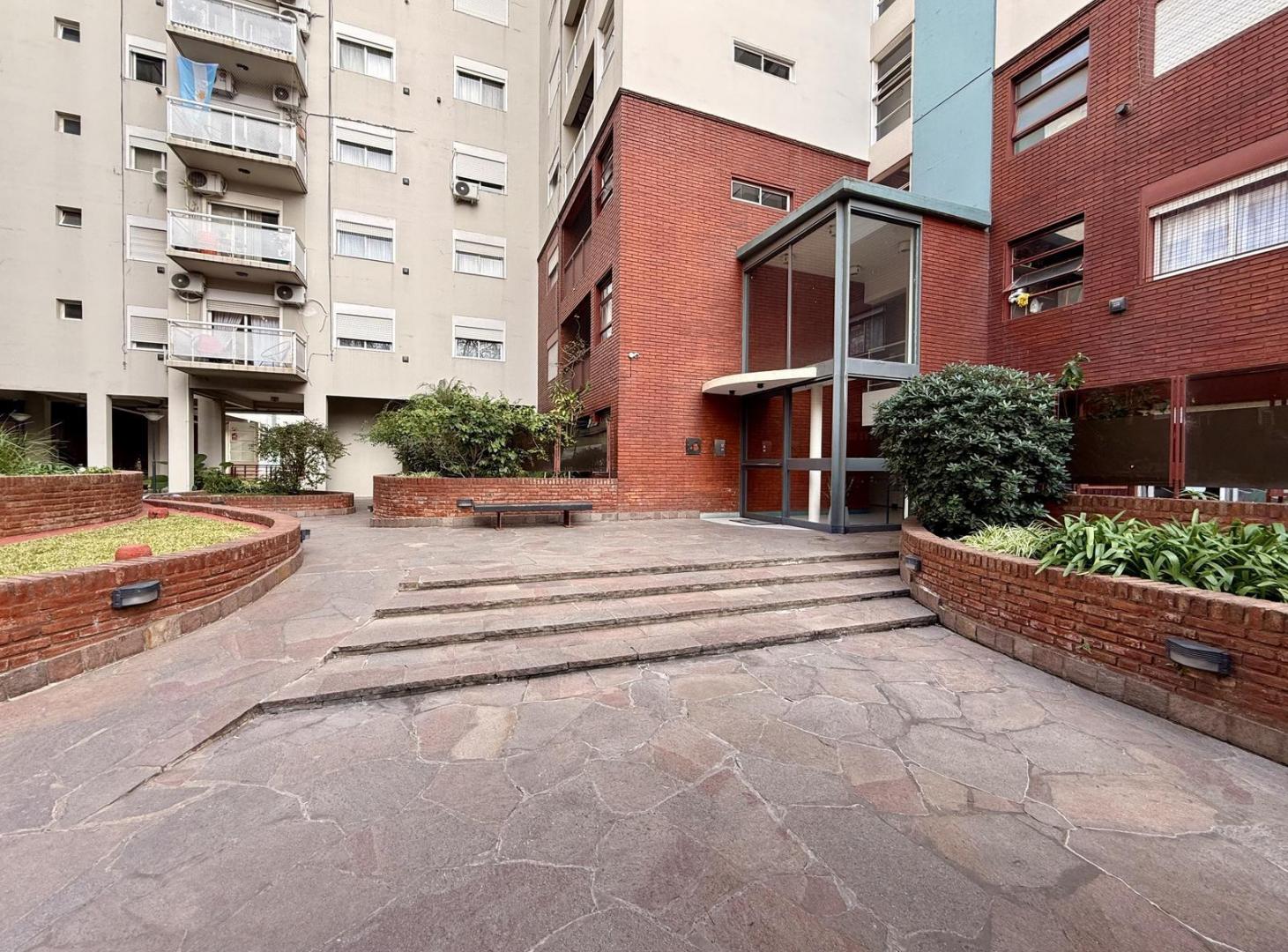 Foto de VENTA en PALERMO HOLLYWOOD 3 AMBIENTES con BALCÓN y PILETA, imagen 2