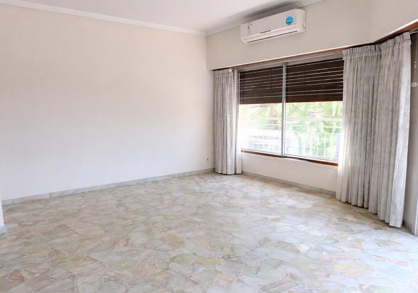 Foto de Casa 5 Ambientes APTO CREDITO C/ 2 Locales, Cochera, Parque y Terraza, imagen 2