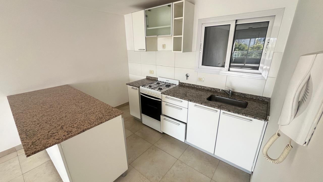 Foto de Venta Departamento nomoambiente divisible en Villa del Parque Luz y, imagen 3