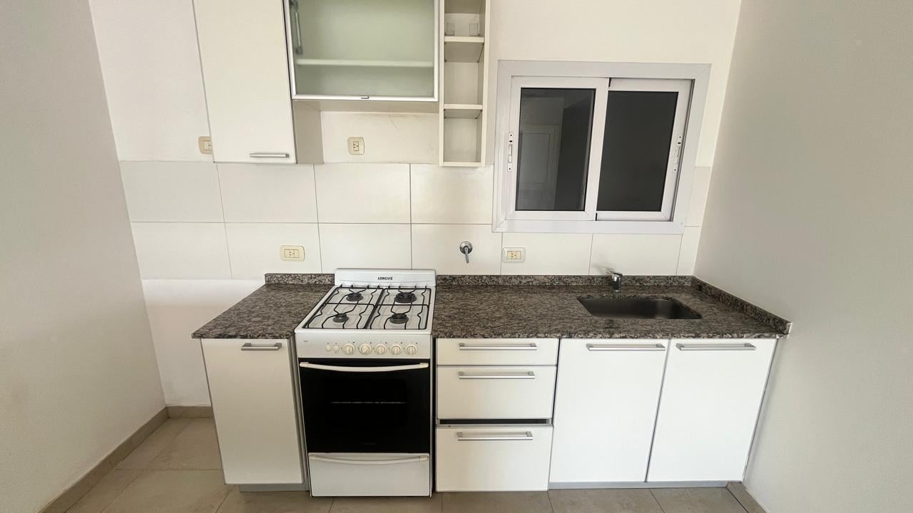 Foto de Venta Departamento nomoambiente divisible en Villa del Parque Luz y, imagen 4