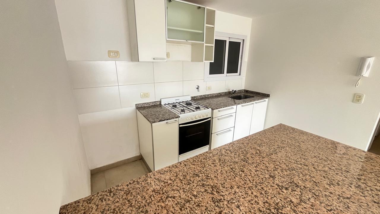 Foto de Venta Departamento nomoambiente divisible en Villa del Parque Luz y, imagen 1