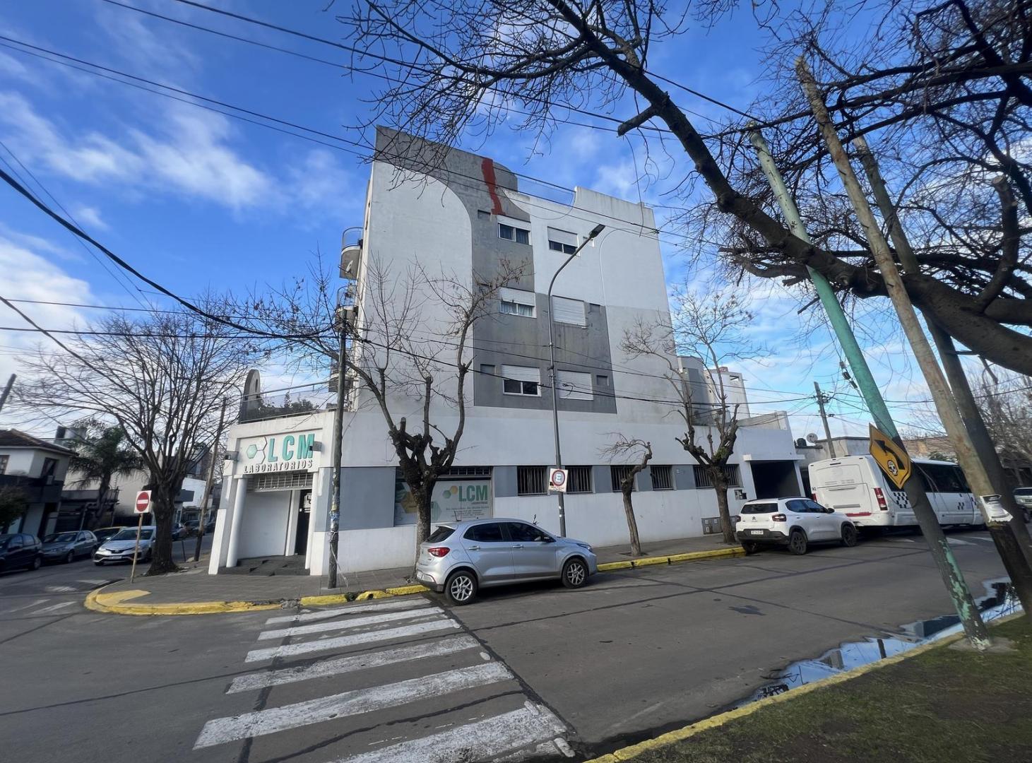 Foto de Venta Departamento de 3 Amb en Berazategui Centro a metros de la, imagen 2