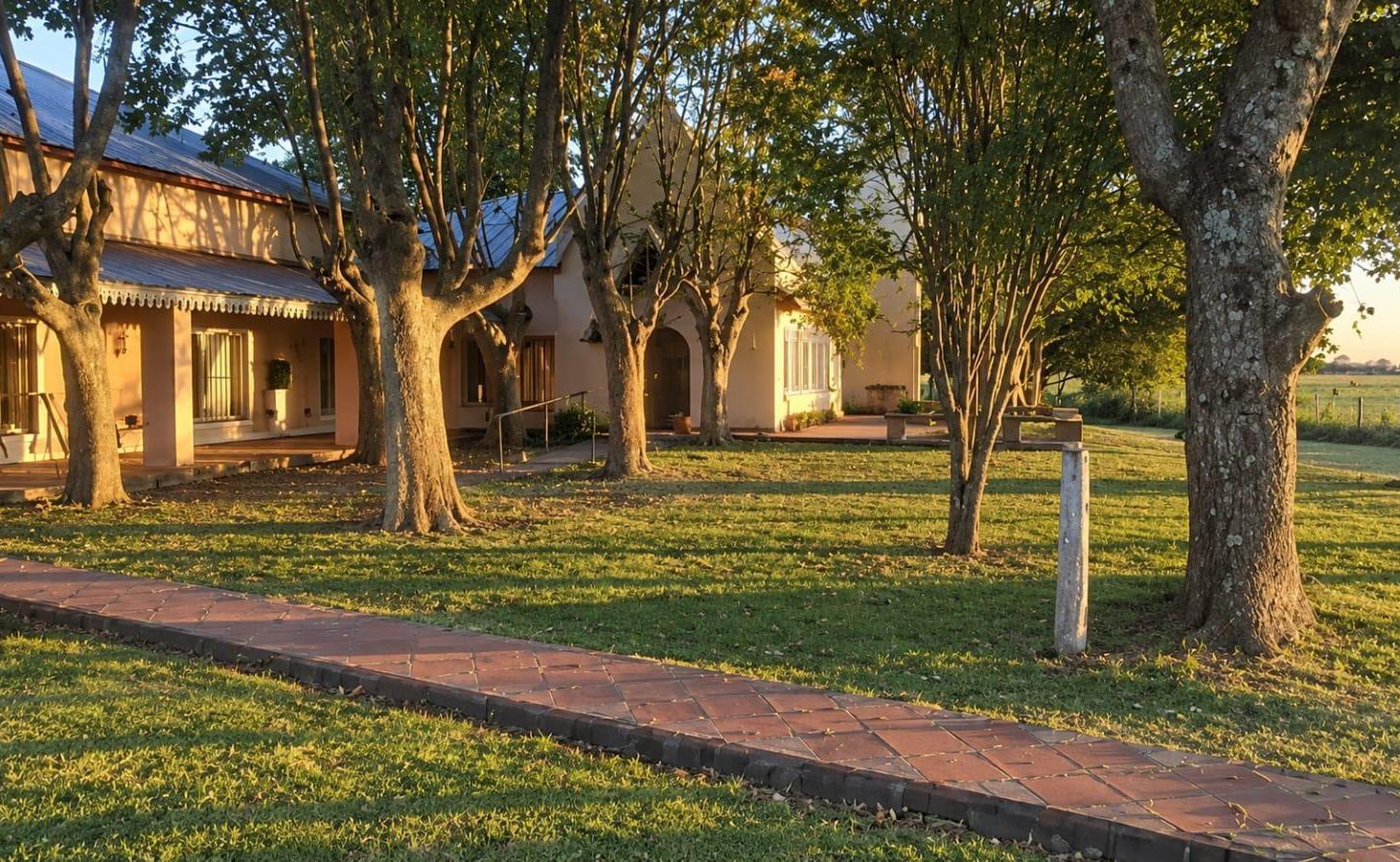 Foto de Campo en Venta 15 Has Casa 8 Dormitorios en Pergamino con Capilla, imagen 2