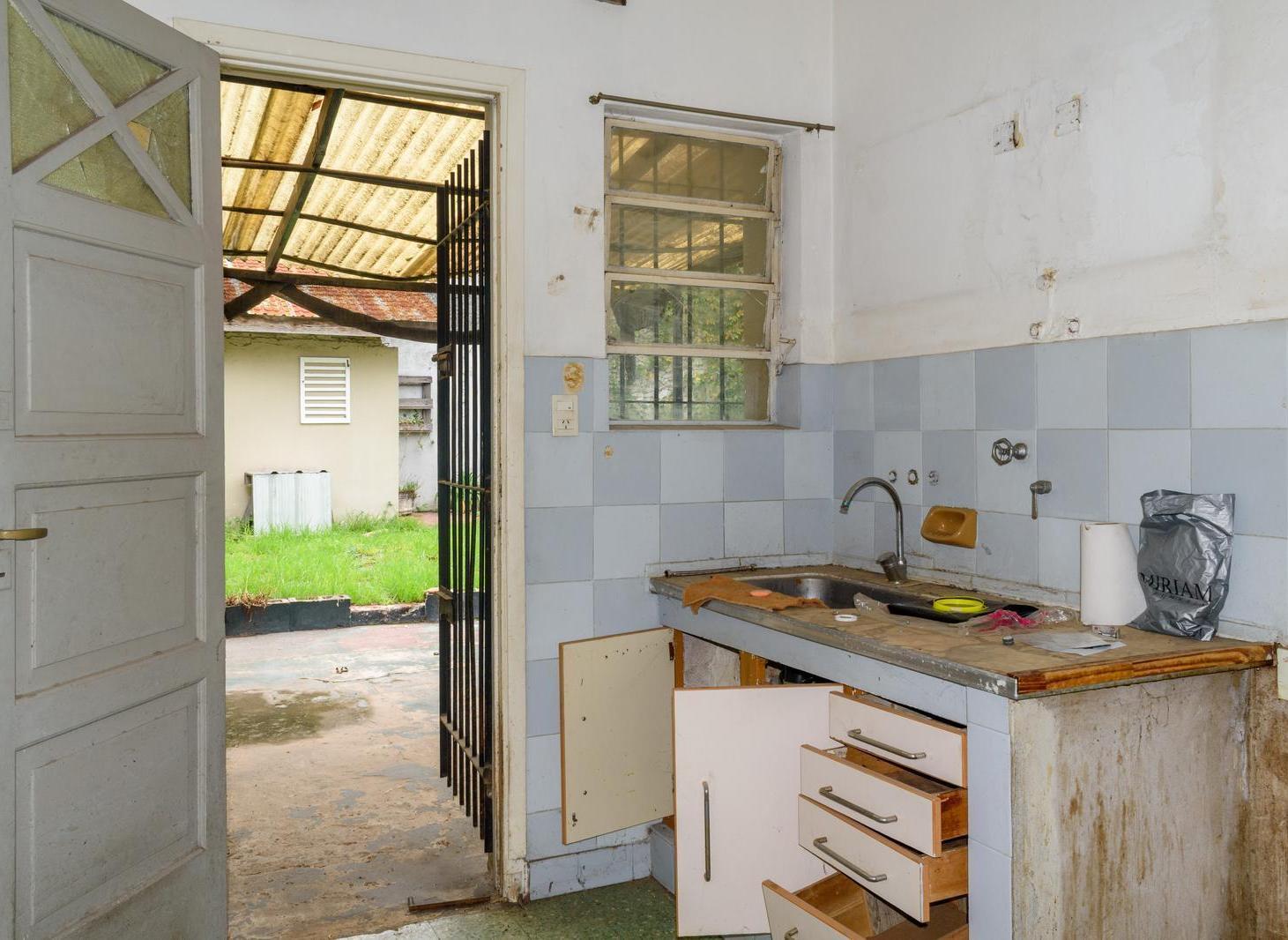 Foto de VENTA CASA 3 AMB CON GARAJE Y PATIO A REFACCIONAR IDEAL FLIPPING, imagen 5