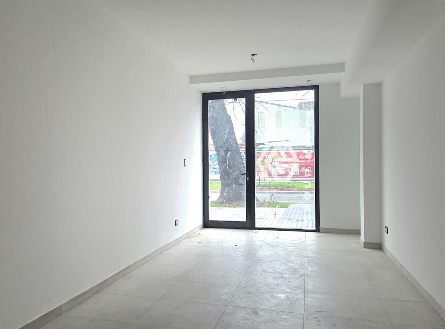Foto de VENTA LOCAL COMERCIAL PARQUE CHAS AGRONOMIA ESTRENAR, imagen 5