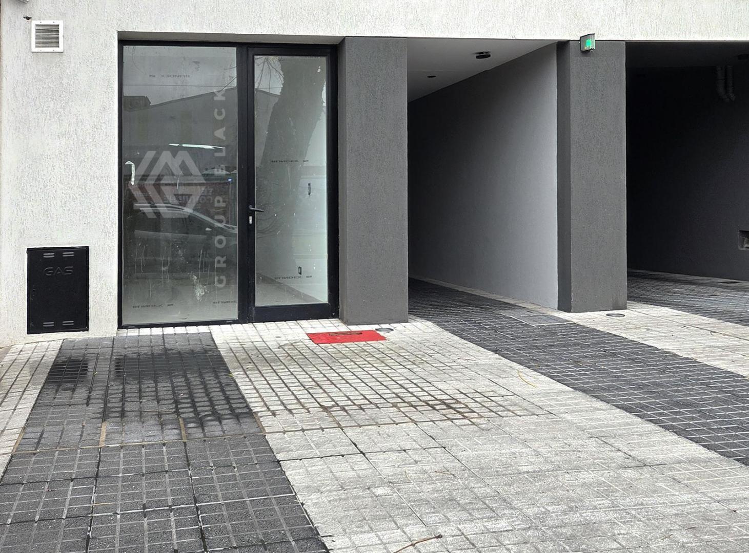 Foto de VENTA LOCAL COMERCIAL PARQUE CHAS AGRONOMIA ESTRENAR, imagen 2