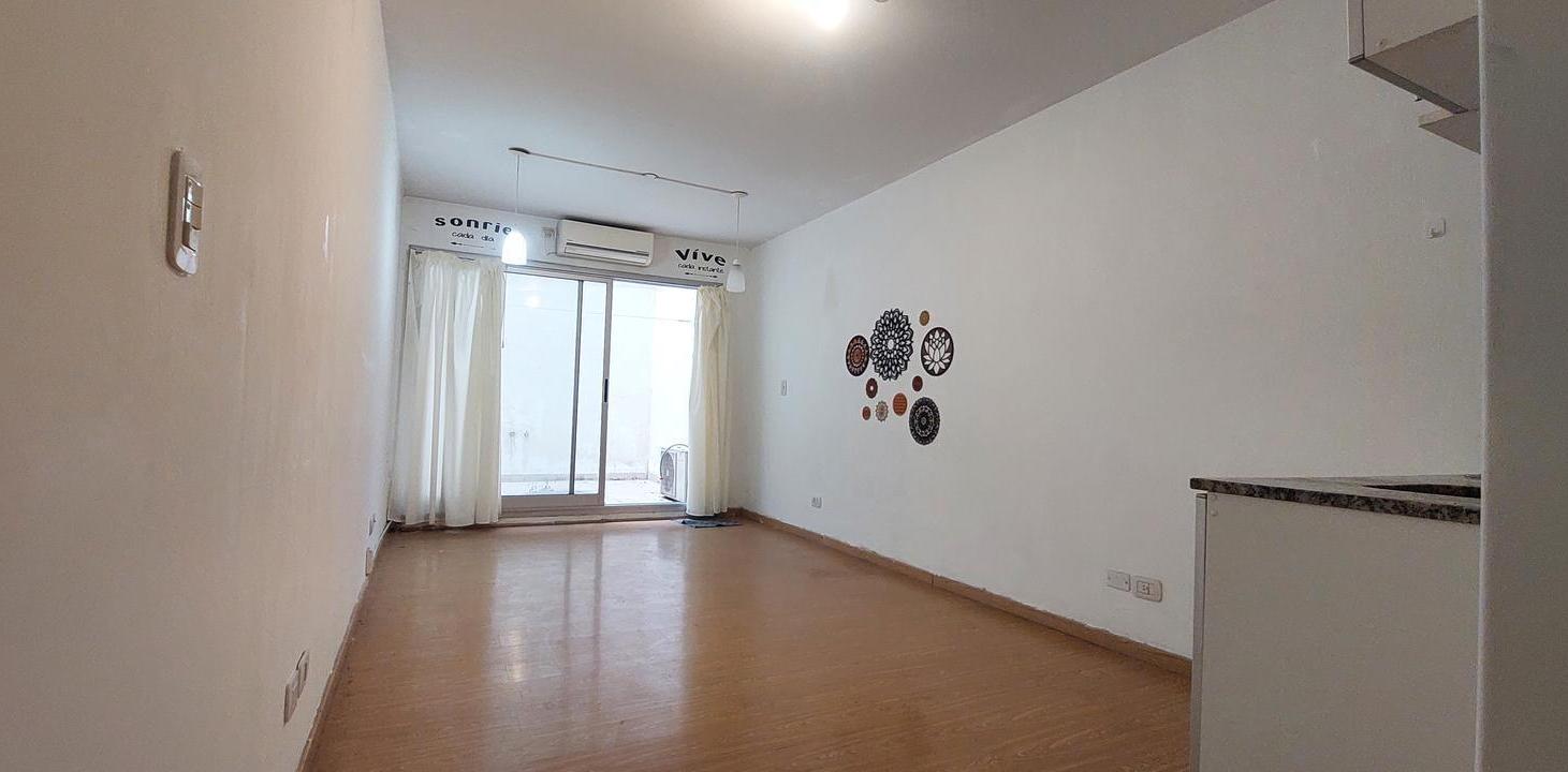 Foto de Venta de Depatamento de 2 ambientes con patio en San Nicolás, imagen 1