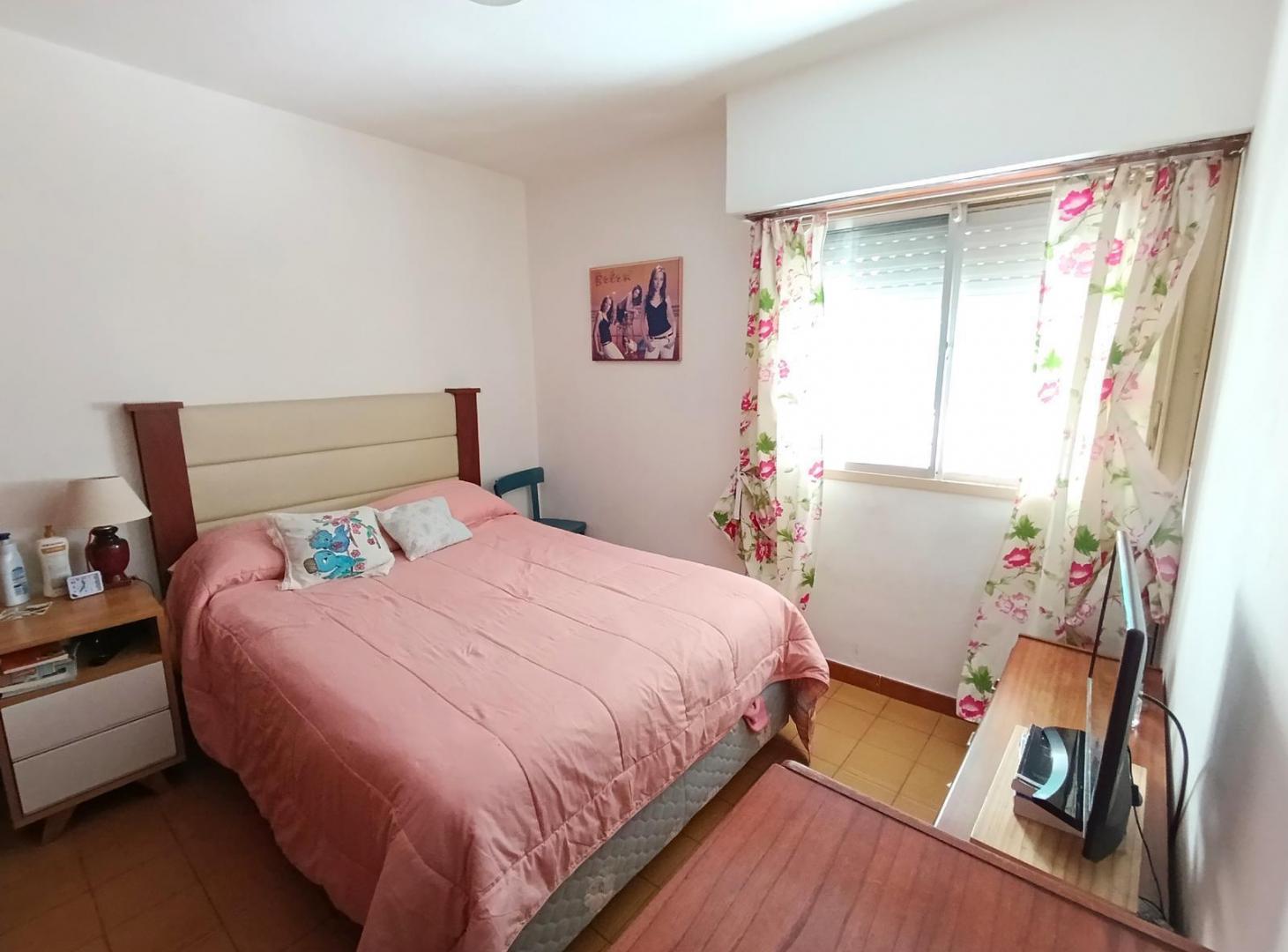 Foto de Casa 5 Ambientes APTO CREDITO C/Cochera, Jardin y Terraza. VENTA-Lanus, imagen 2