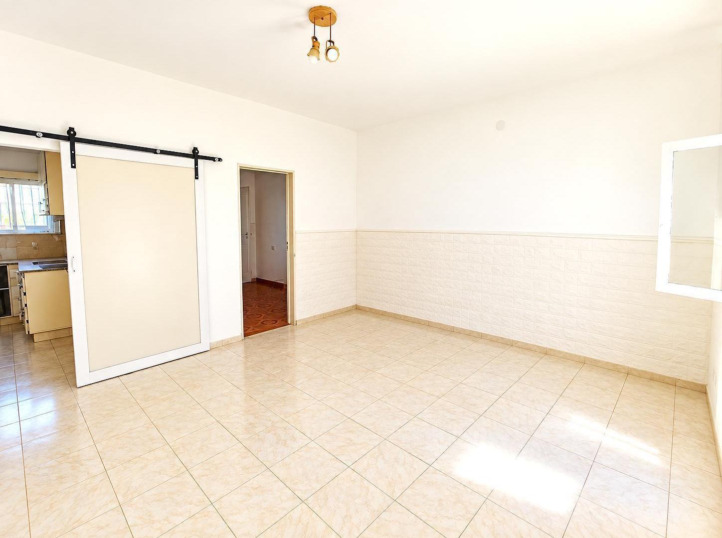 Foto de Casa 5 Ambientes APTO CREDITO C/Cochera, Jardin y Terraza. VENTA-Lanus, imagen 1