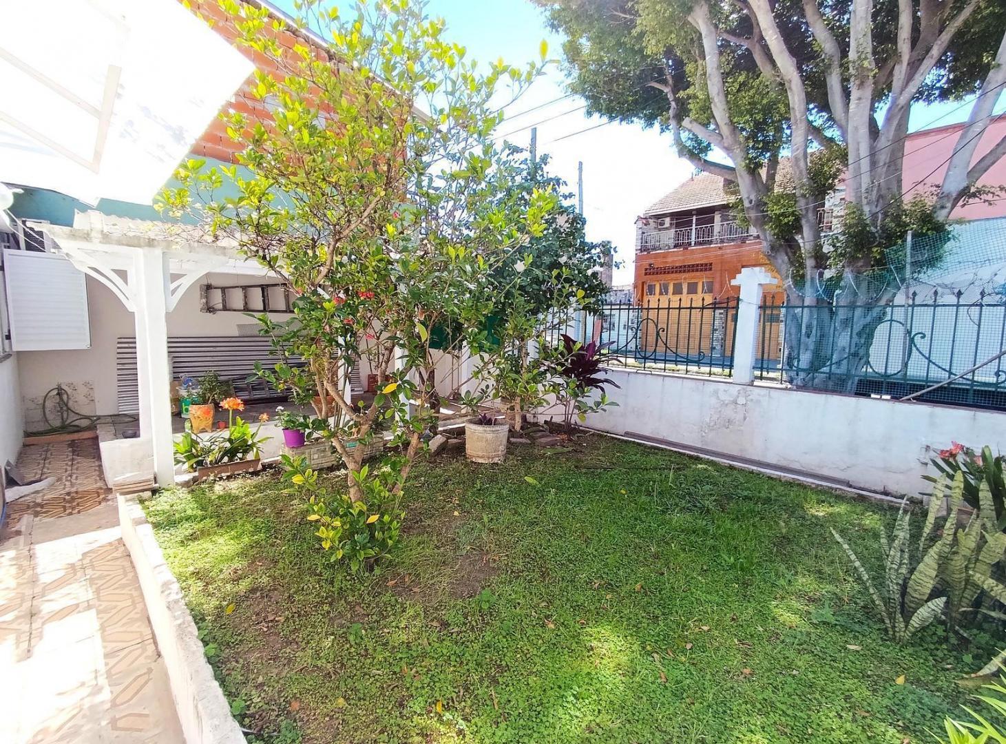Foto de Casa 5 Ambientes APTO CREDITO C/Cochera, Jardin y Terraza. VENTA-Lanus, imagen 5